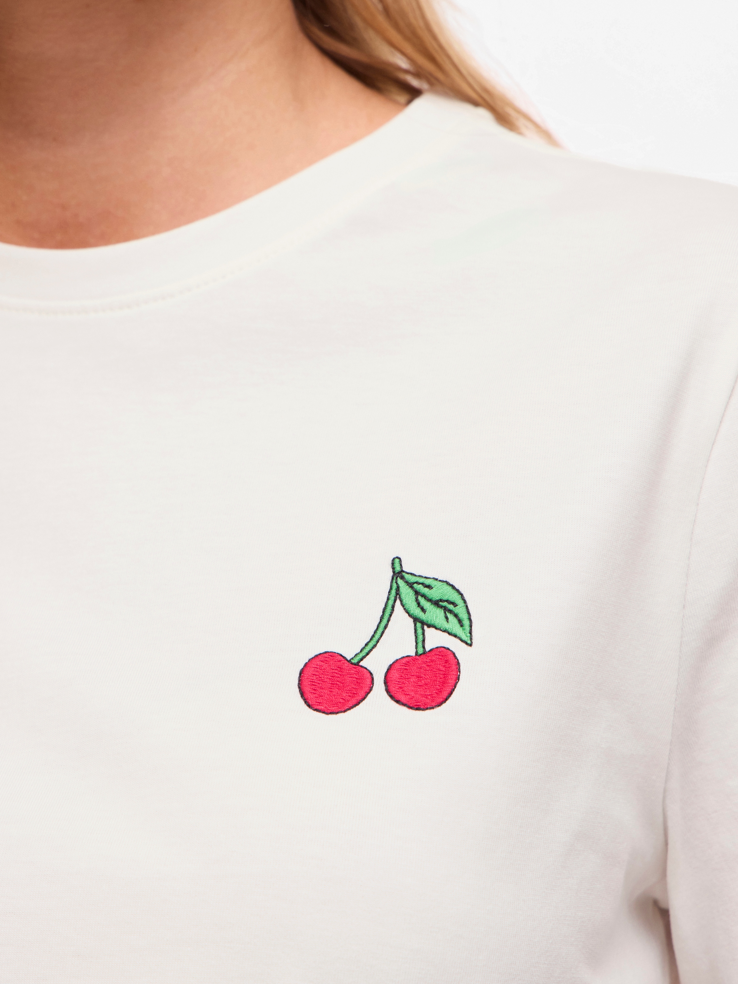 Vila T-shirt à manches courtes »VISYBILLA CHERRY O-NECK S/S TOP/PB/LC«