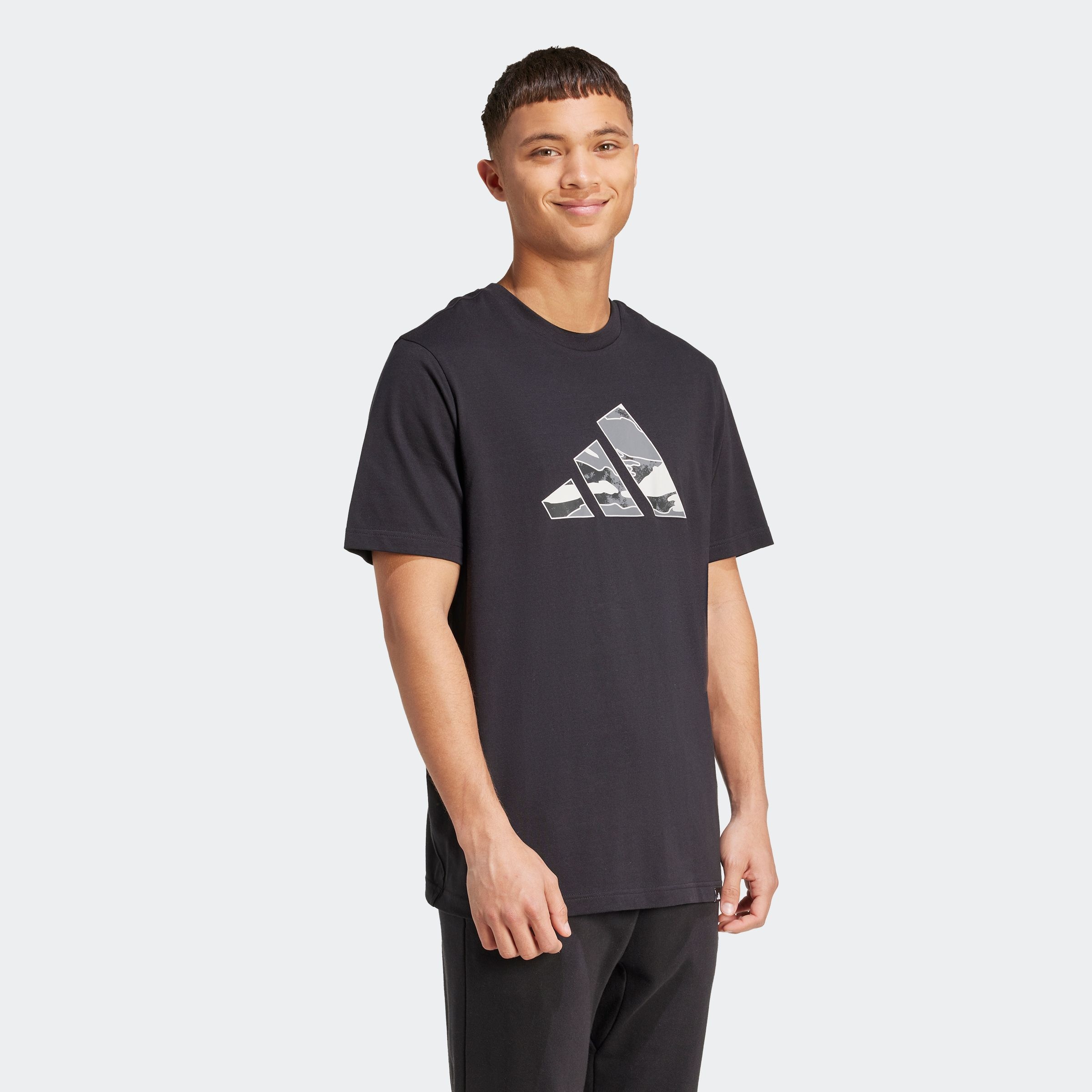 Image of adidas Sportswear T-Shirt "CAMO LOGO GRAFIK" Print T-Shirt, aus Baumwoll-Jersey