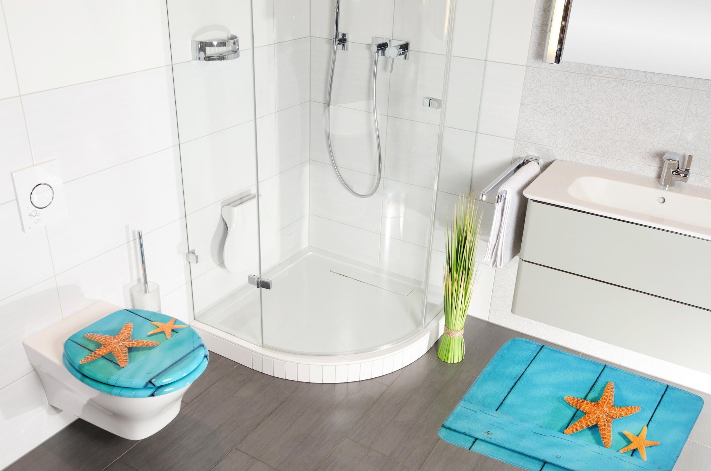 Sanilo Set d'accessoires de salle de bain »Sea Star« bestehend aus WC-Sitz, Badteppich und Waschbeckenstöpsel