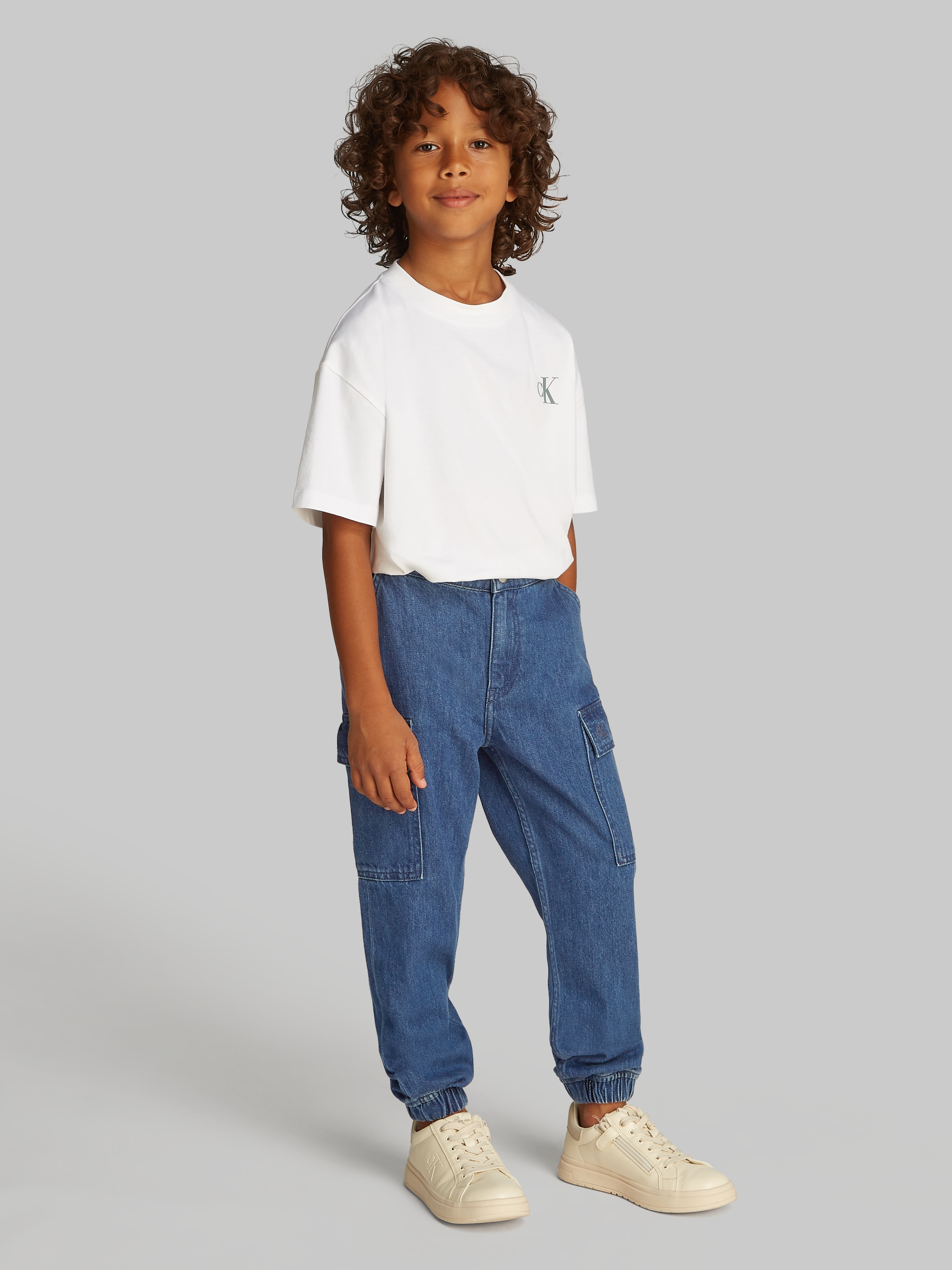 Image of Calvin Klein Jogginghose "VIBRANT BLUE DENIM JOGGER" mit Cargotaschen