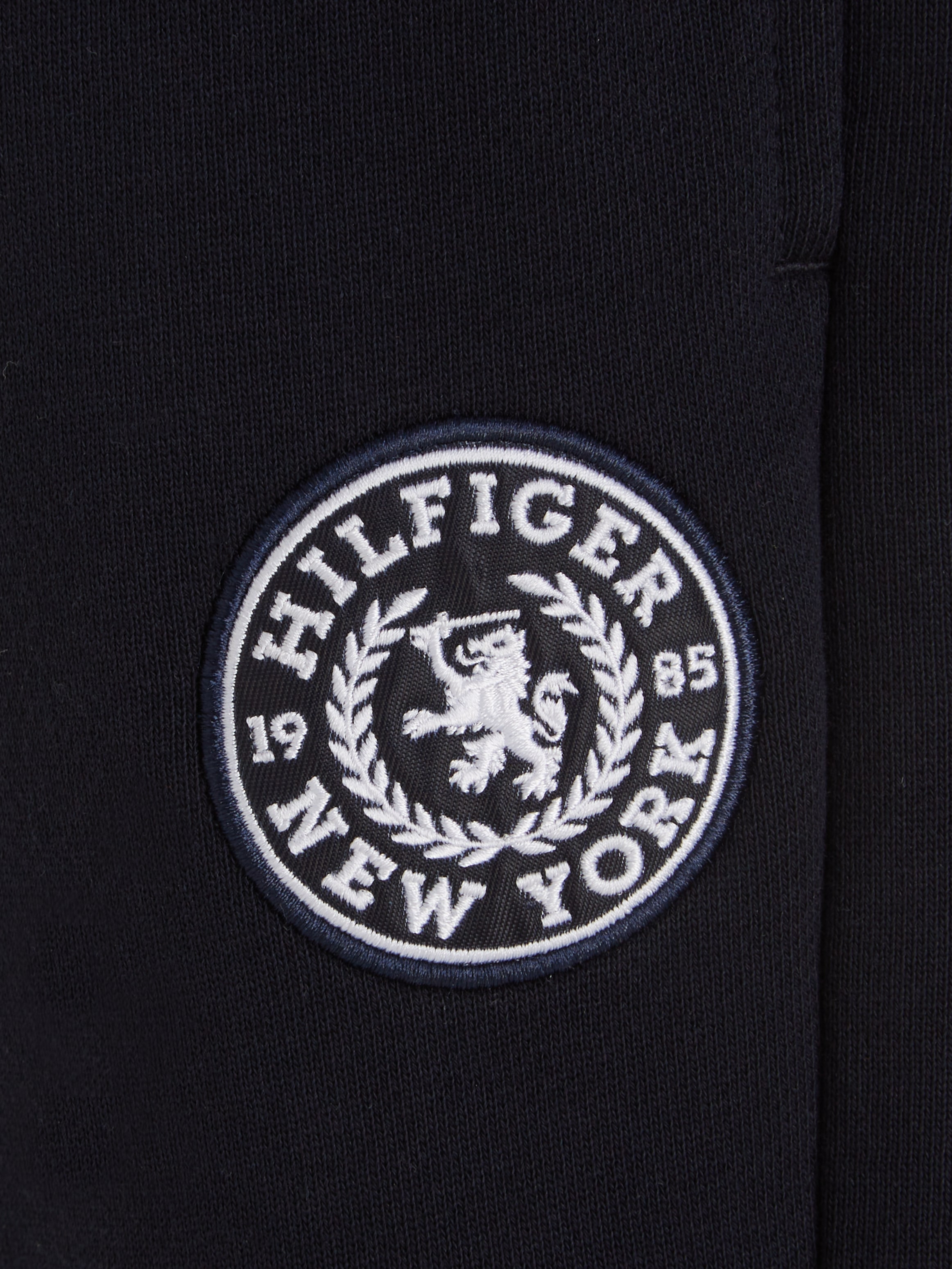 Tommy Hilfiger Sweathose »CREST LOGO SWEATPANTS«, mit Logoschriftzug am Bund