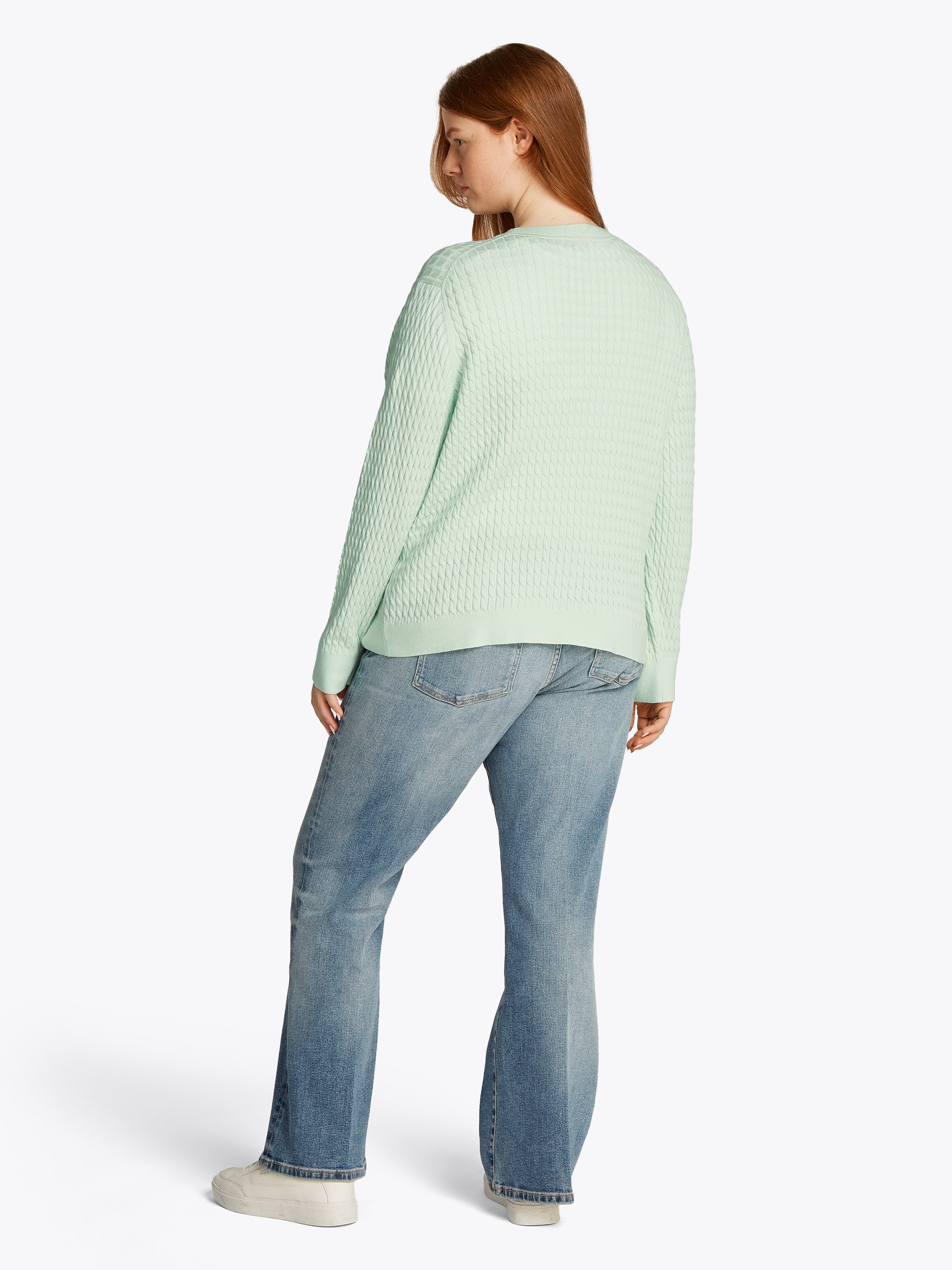 Tommy Hilfiger Curve Rundhalspullover »CRV CO CABLE C-NK LS SWEATER«, in Grossen Grössen, Zopfmuster, Logostickerei