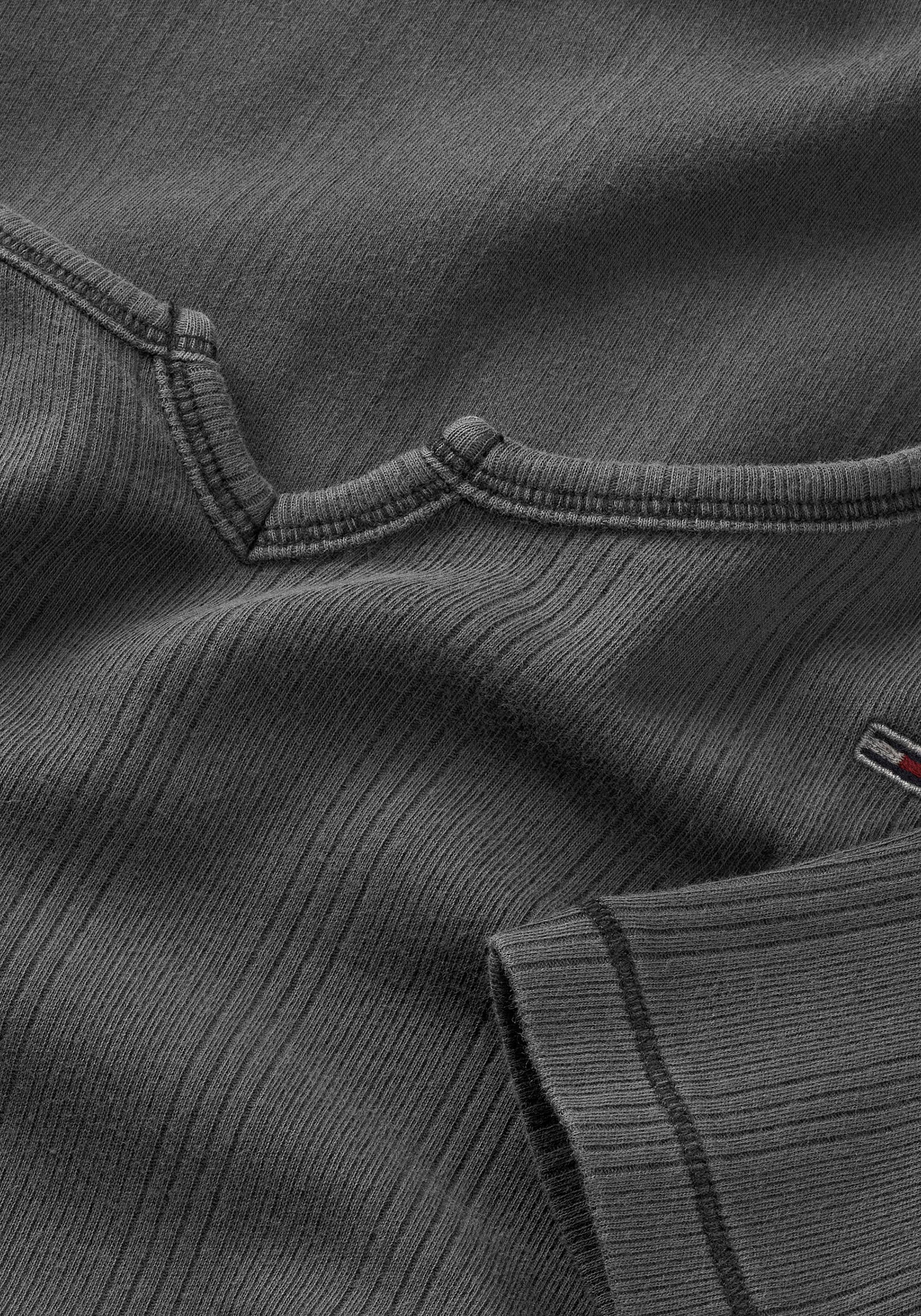 Tommy Jeans Langarmshirt »TJW SLIM NECKLINE DETAIL GMD LS«, mit Detail an am Ausschnitt