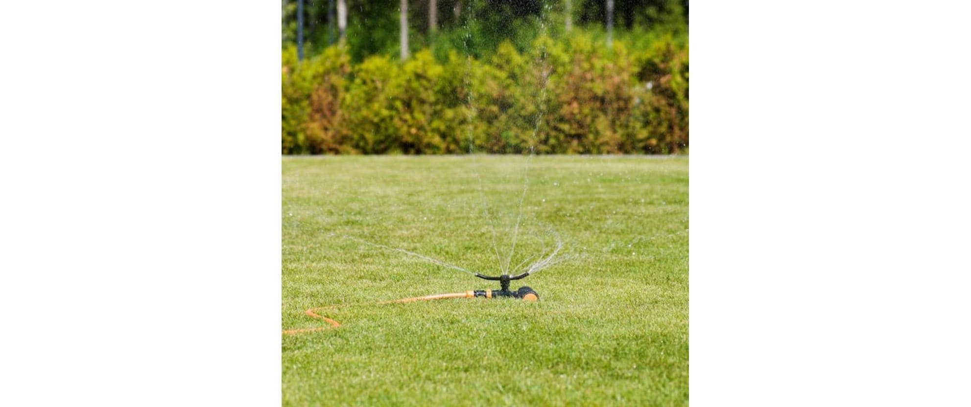 Fiskars Regner »Fiskars Wirbelsprinkler Metall mit Rädern«