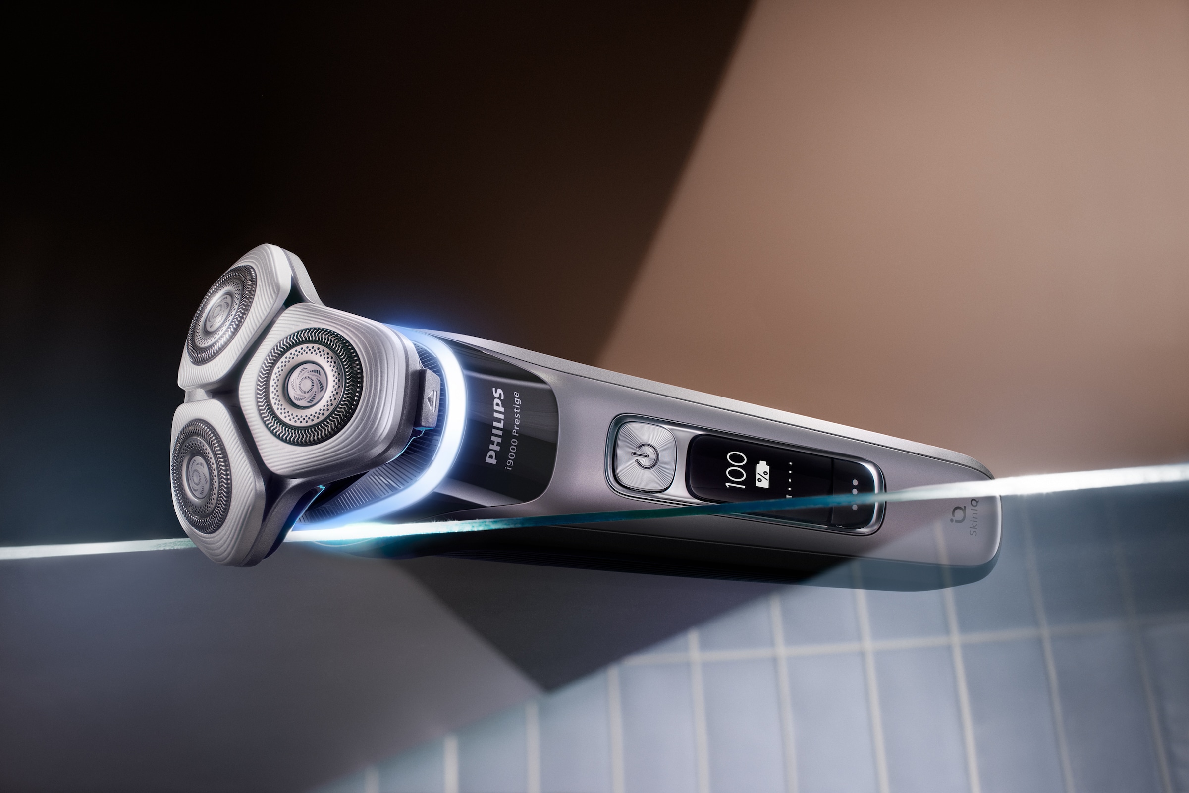 Philips Elektrorasierer »Series i9000 Prestige XP9202/10« integrierter Präzisionstrimmer mit SkinIQ Technologie, inkl. Ladestand, Reiseetui