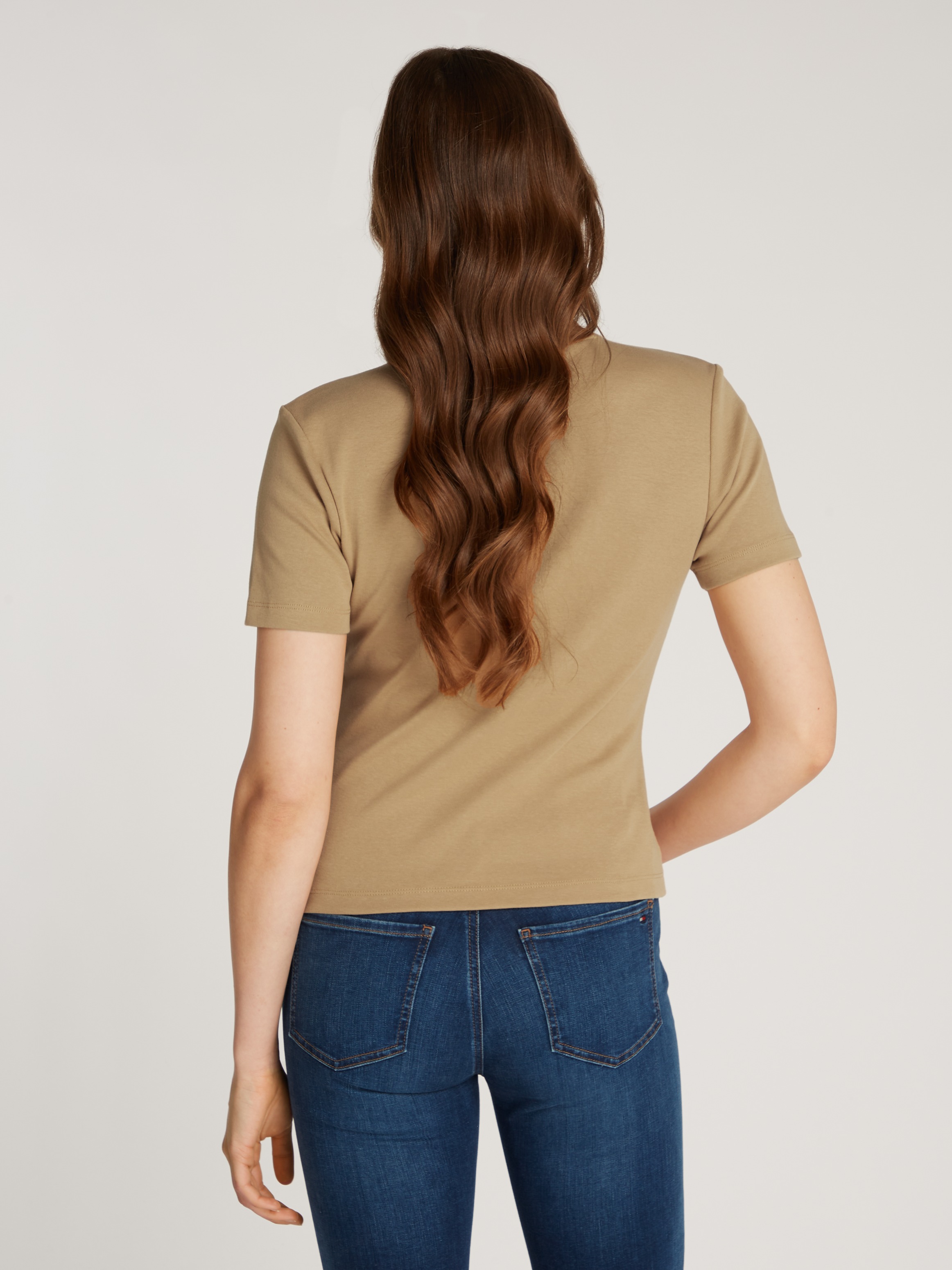 Tommy Hilfiger Stehkragenshirt »NEW CODY SLIM CROP MOCK-NK«, mit Logostickerei