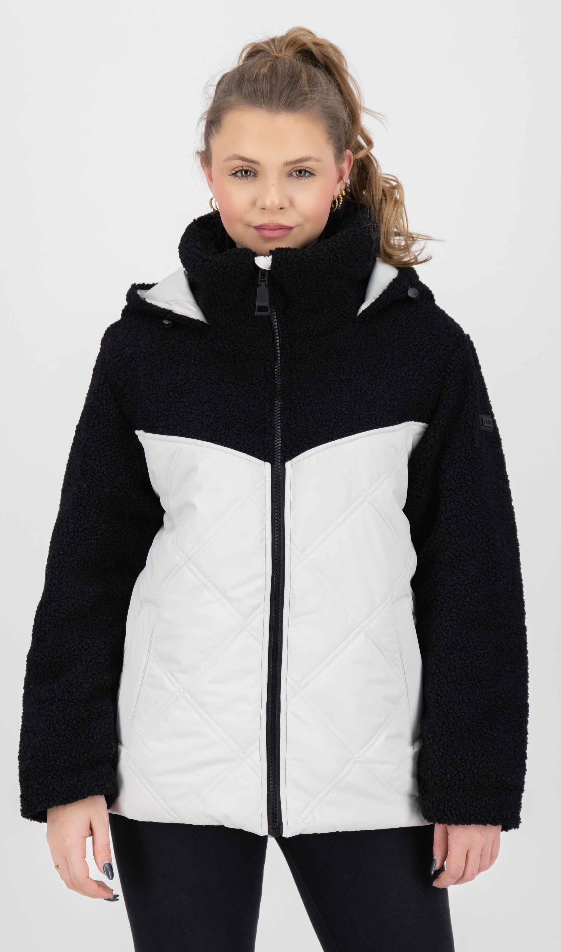 Image of LPO Steppjacke "XAVIA WMN" mit Kapuze hochgeschlossener Kragen mit Sherpa-Fleece