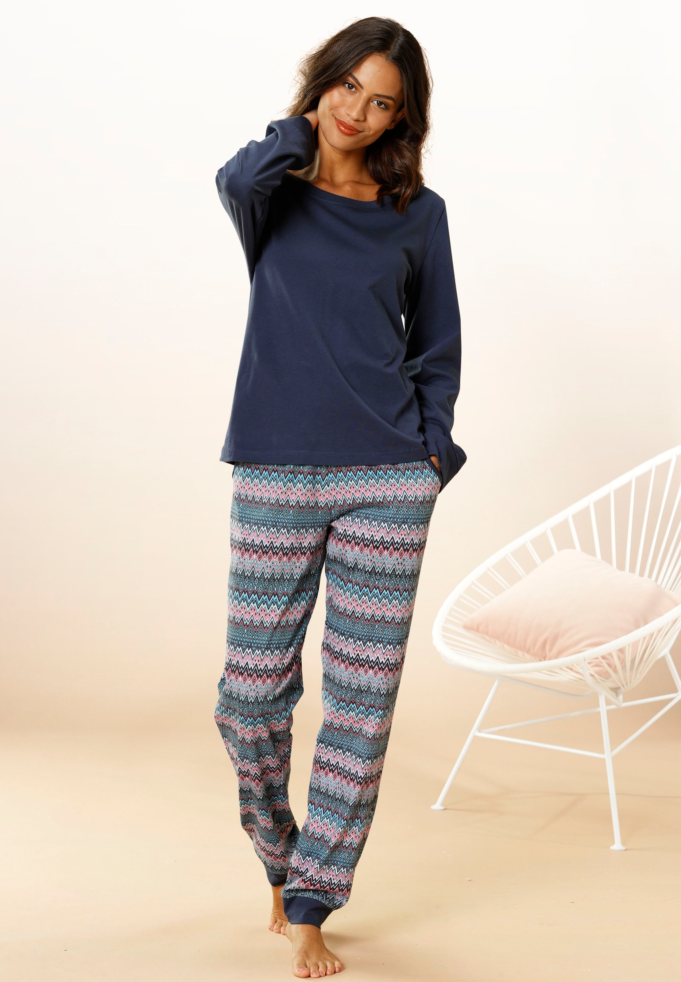Image of Vivance Dreams Pyjama Set, 2 mit buntem Zick-Zack-Muster