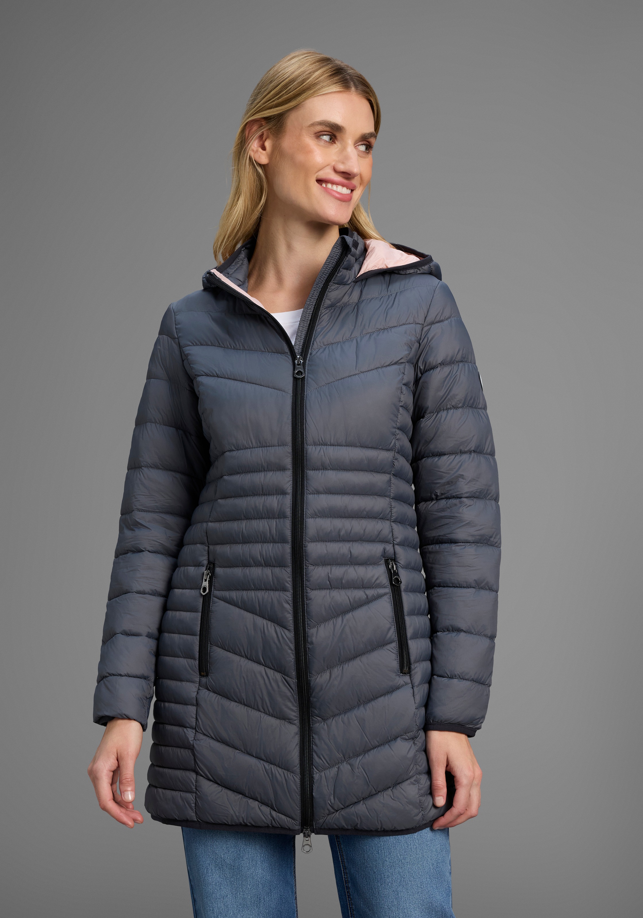 Image of KangaROOS Steppjacke mit Kapuze für den Übergang, aus leichtem Webmaterial, figurbetonter Schnitt