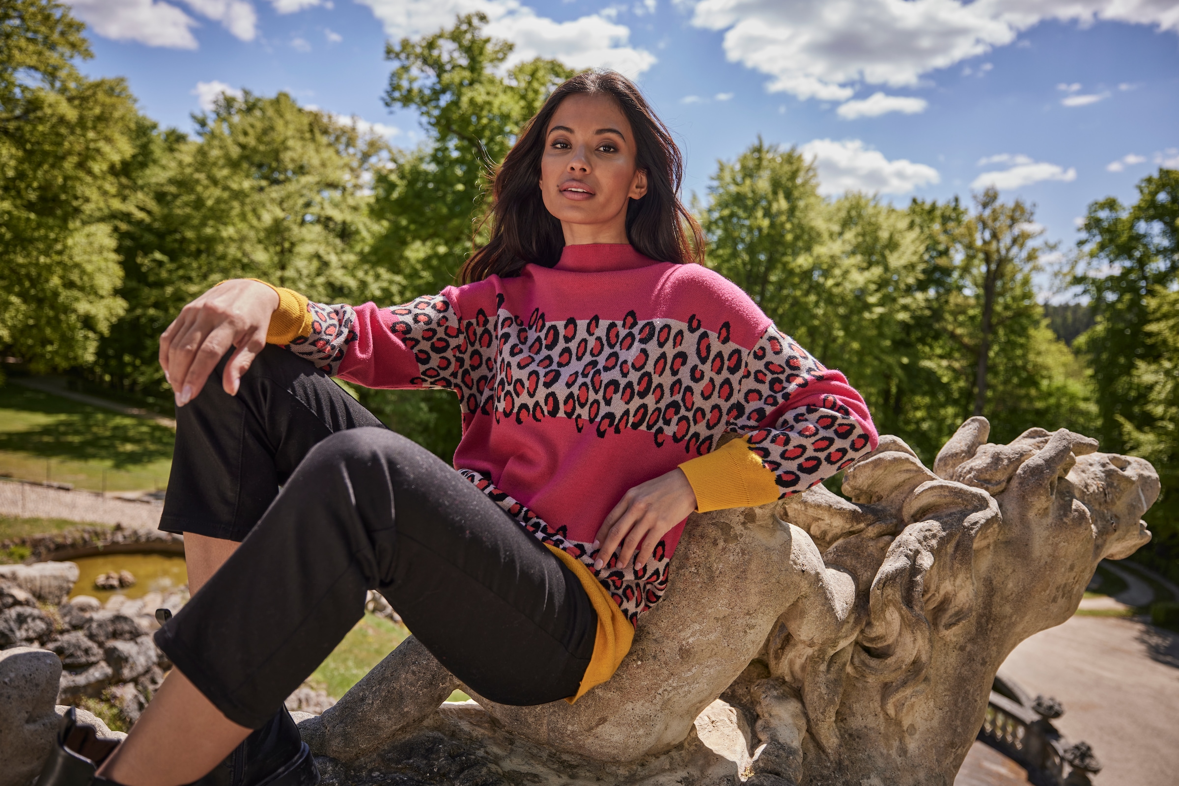 Aniston SELECTED Straight-Jeans, in Straight-Form und mit moderner Waschung - NEUE KOLLEKTION