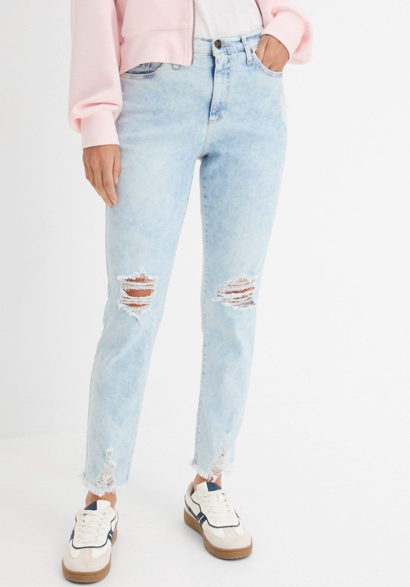 Image of bonprix Mom-Jeans modischer Schnitt, Regular Fit, ausgefranster Saum