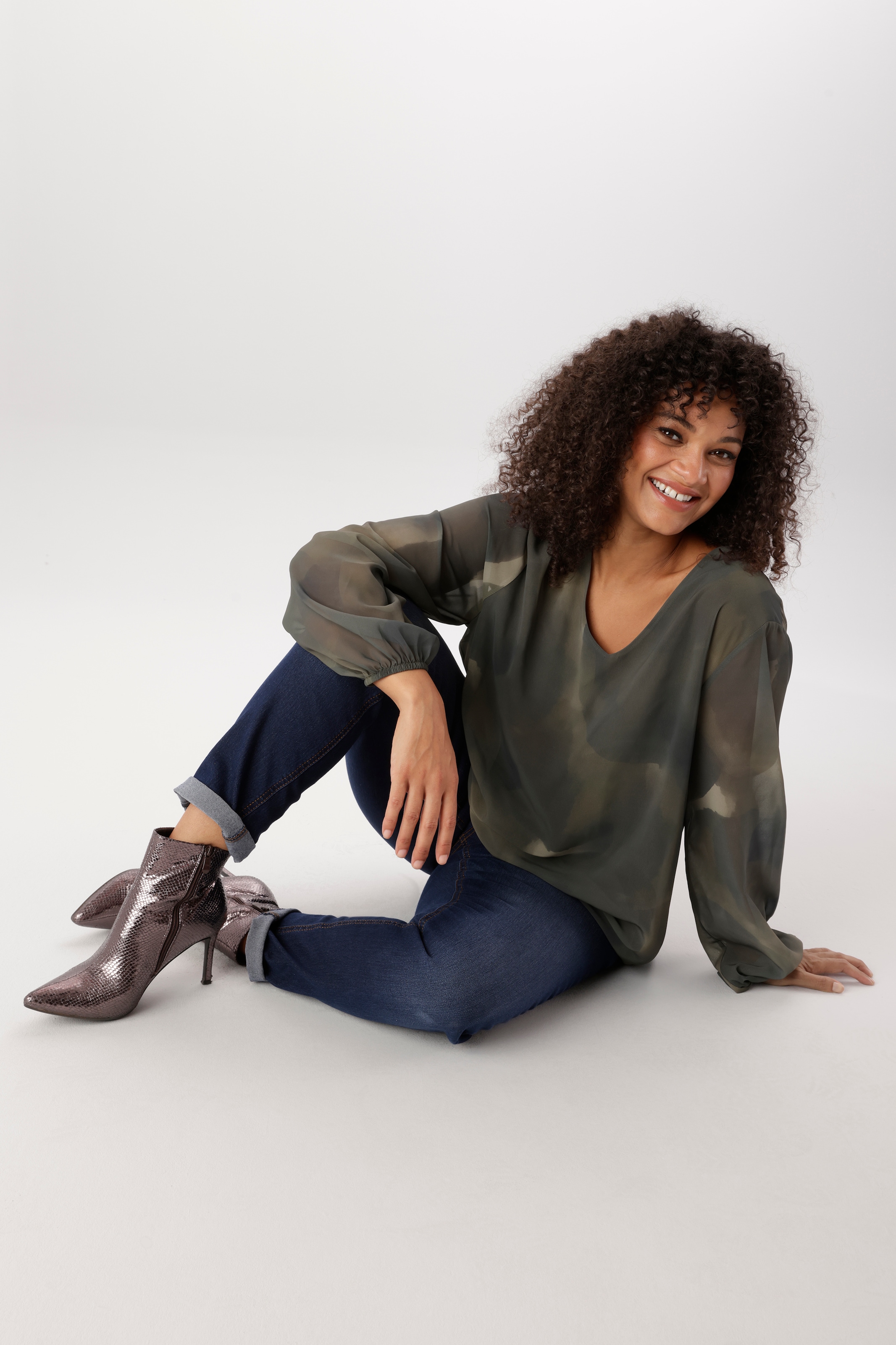 Aniston PLUS Blouse à enfiler en motif camouflage - NOUVELLE COLLECTION