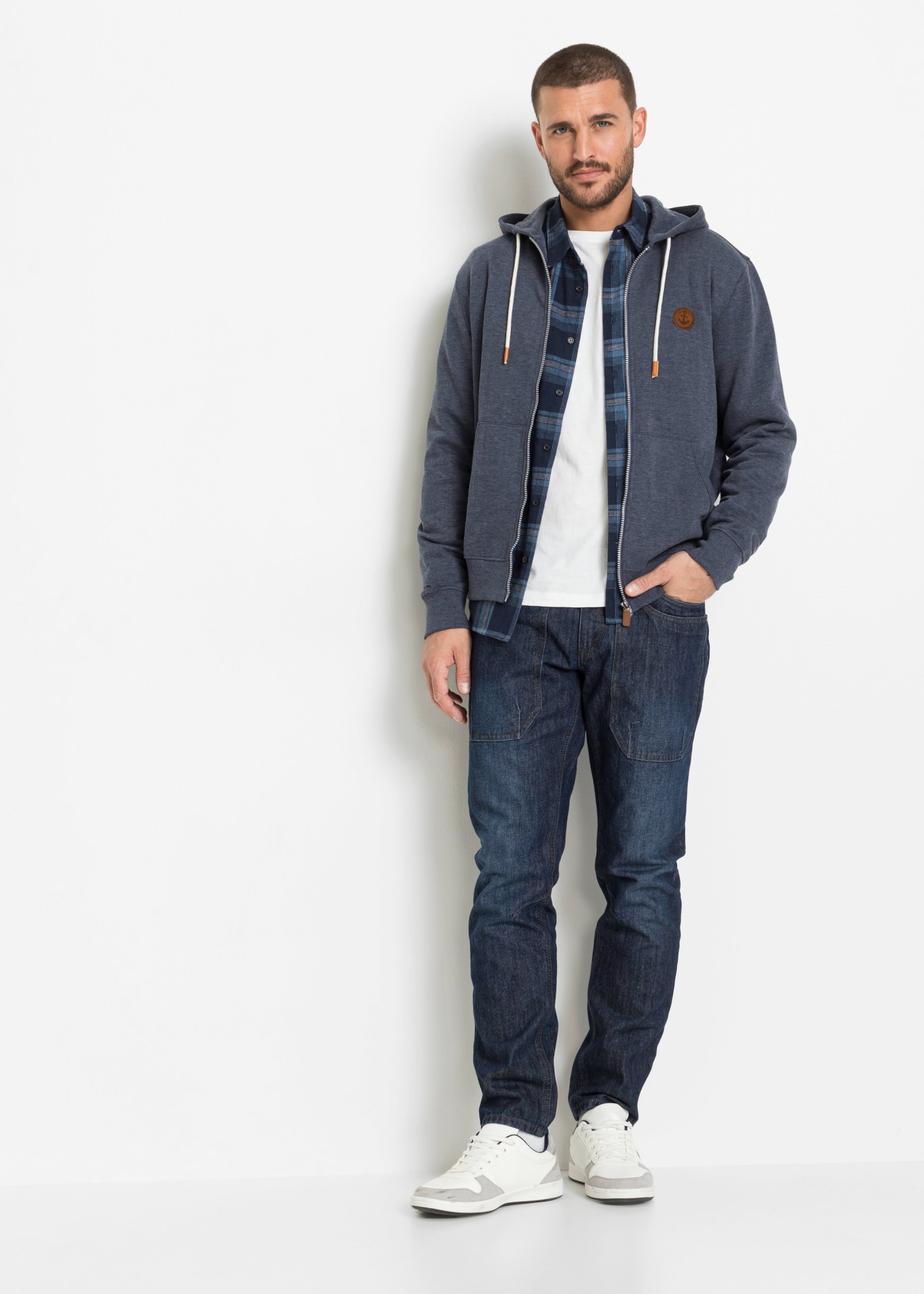 bonprix Kapuzensweatjacke innen weich angeraut, Regular Fit, mit 2 Taschen