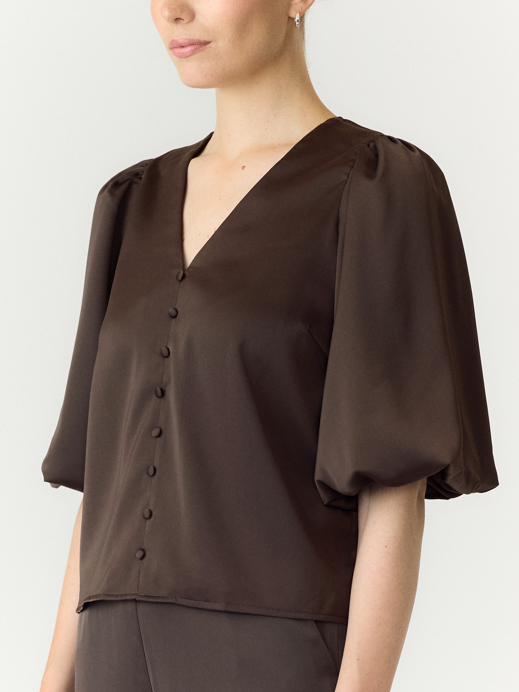 Y.A.S Blouse à manches courtes »YASPELLA 2/4 V-NECK TOP S. NOOS« mélange de matériaux, coupe régulière