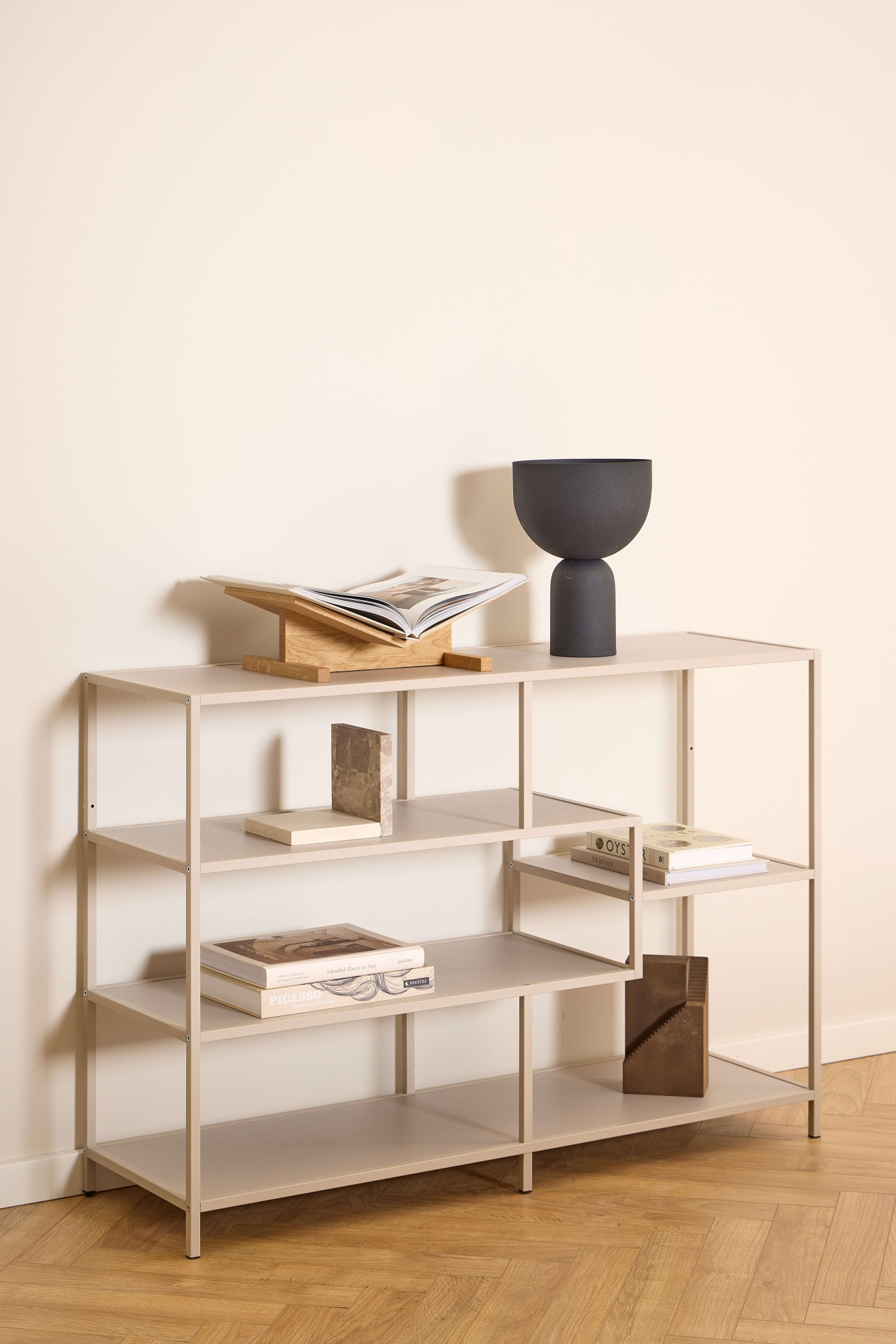 ACTONA GROUP Bücherregal »Seaford - Mehrzweckregal & Raumteiler, modern, Metall« 114x35x78 cm,  Asymmetrisch, stabil & viel Stauraum, zeitloses Design, 6 Regalböden