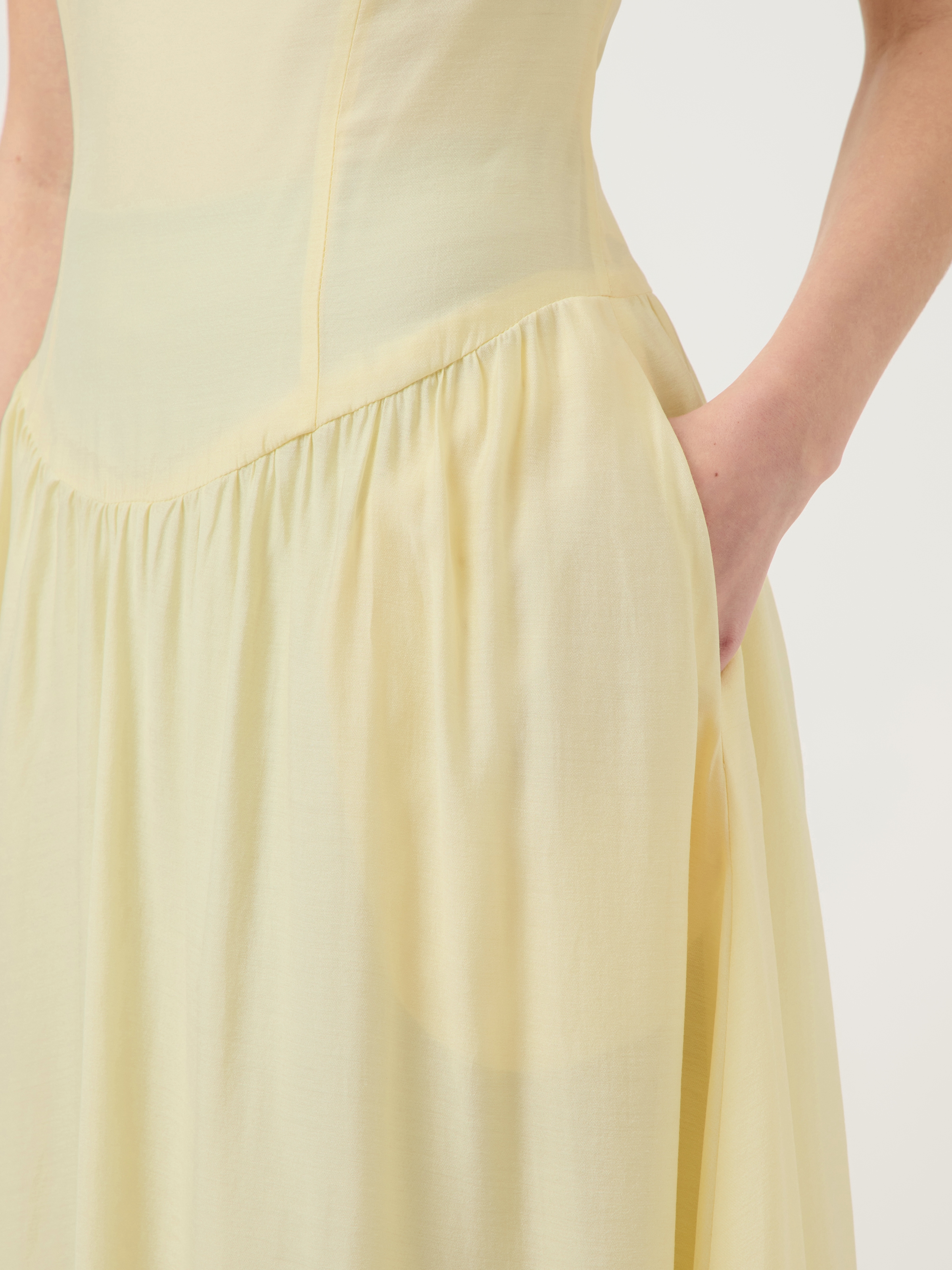 Y.A.S Robe d'été »YASKRISSI SL BUBBLE HEM LONG DRESS NOOS«
