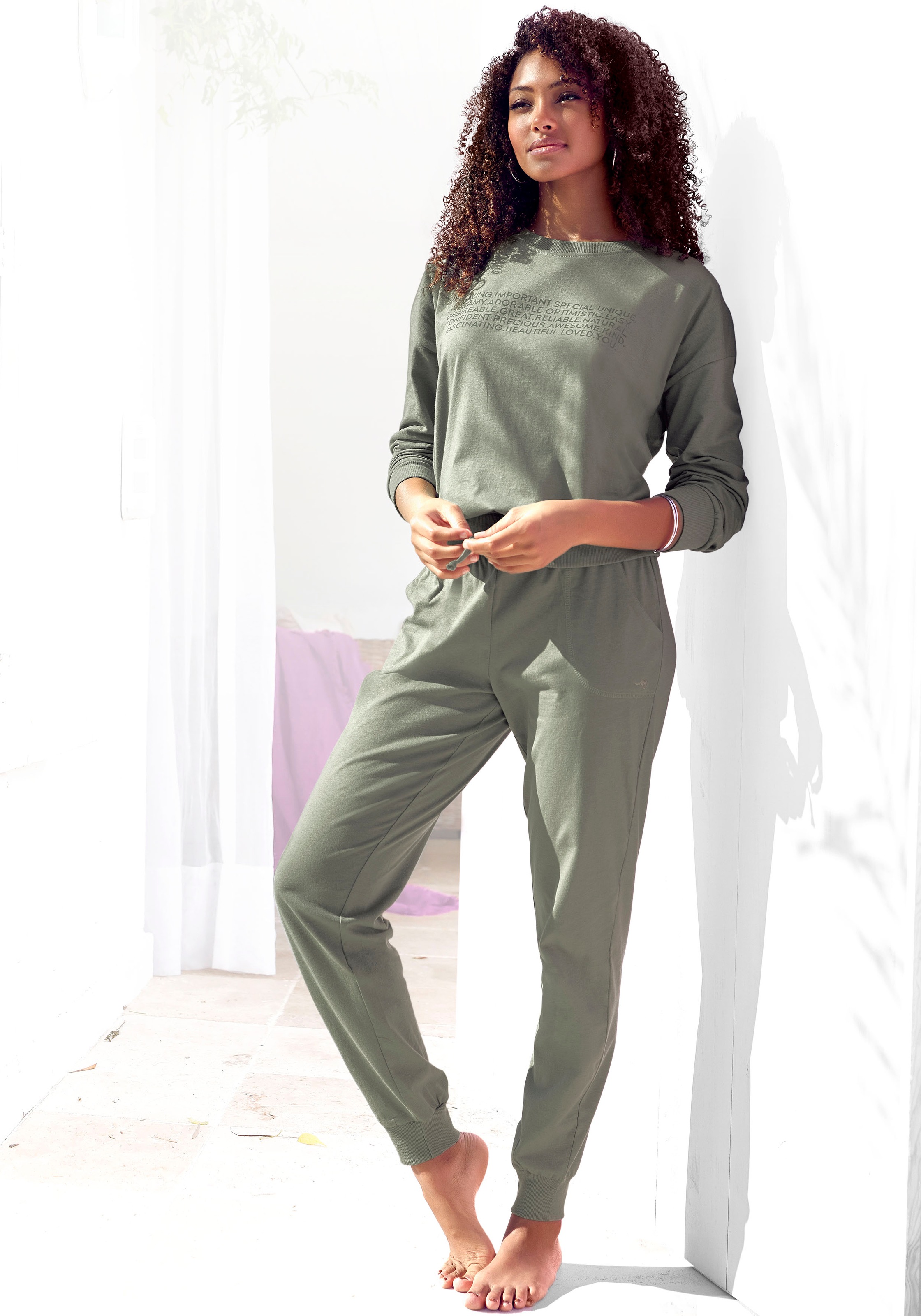 Image of KangaROOS Pyjama, mit Slogan-Frontdruck bei Ackermann Versand Schweiz