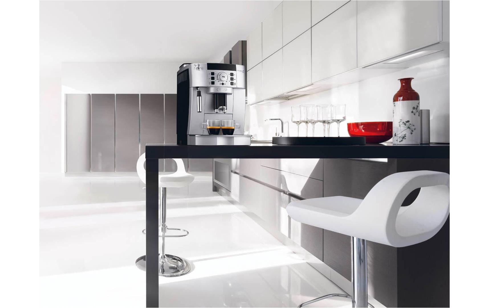 De'Longhi Kaffeevollautomat »ECAM 22.110.SB«