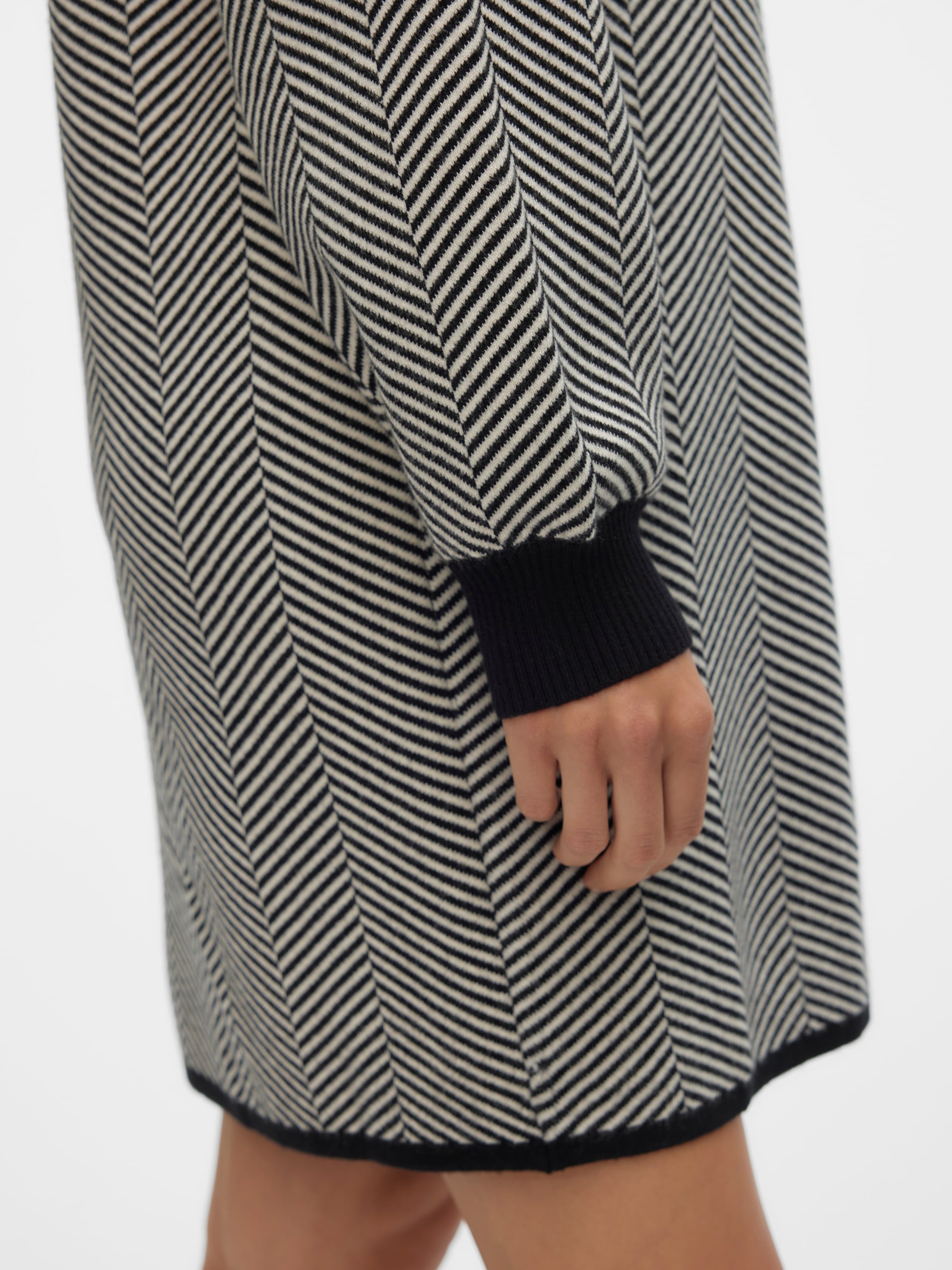 Vero Moda Strickkleid »VMBLUSH HERRINGBONE LS O-NECK DRESS LCS«