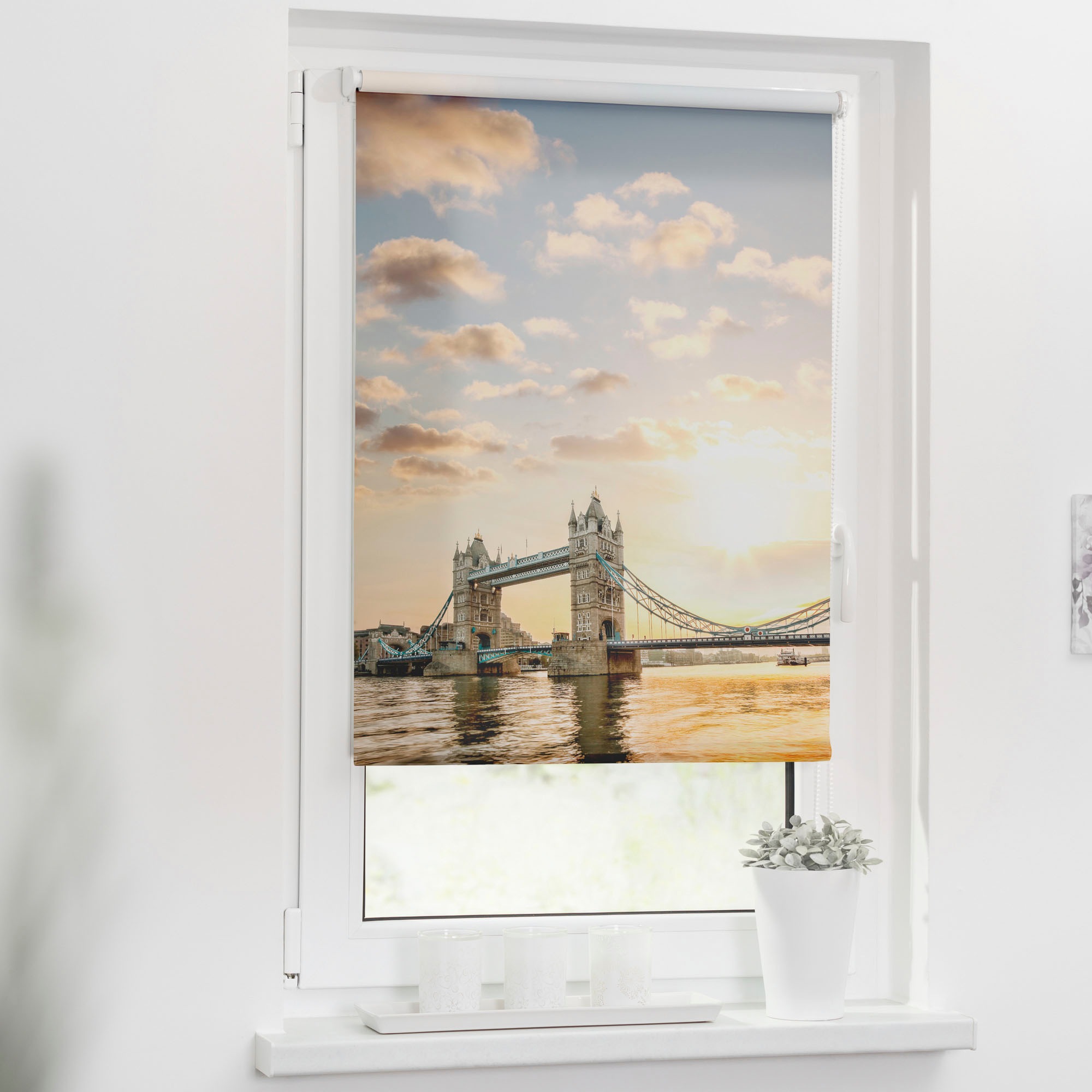LICHTBLICK ORIGINAL Seitenzugrollo »Rollo Klemmfix, ohne Bohren, Verdunkelung, Tower Bridge - Rot Weiss«, verdunkelnd, Verdunkelung-energiesparend, freihängend
