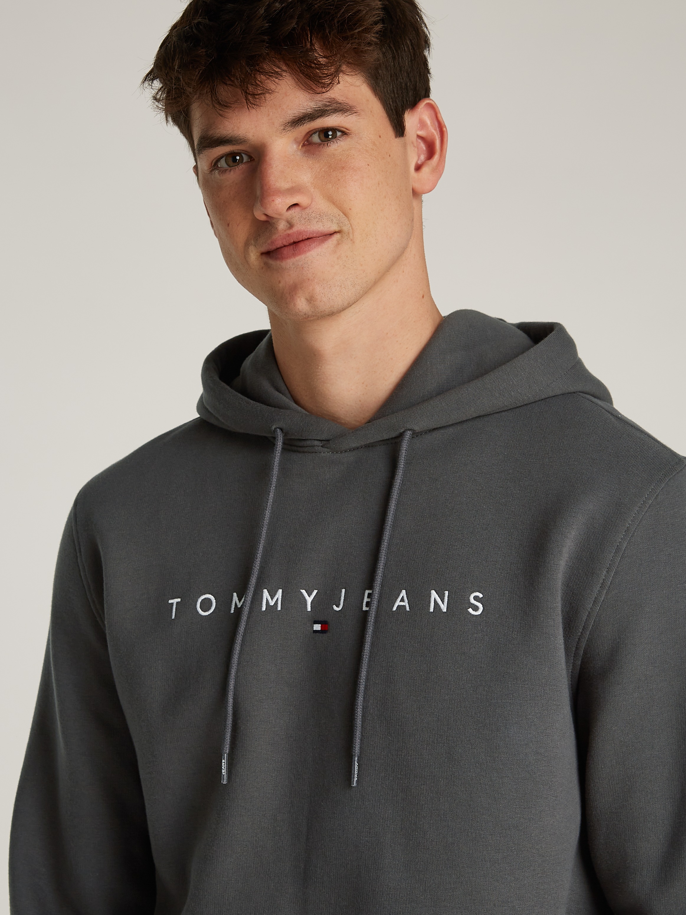Tommy Jeans Plus Hoodie »TJM REG LINEAR LOGO HOODIE EXT«, in Grosse Grössen, Logodruck
