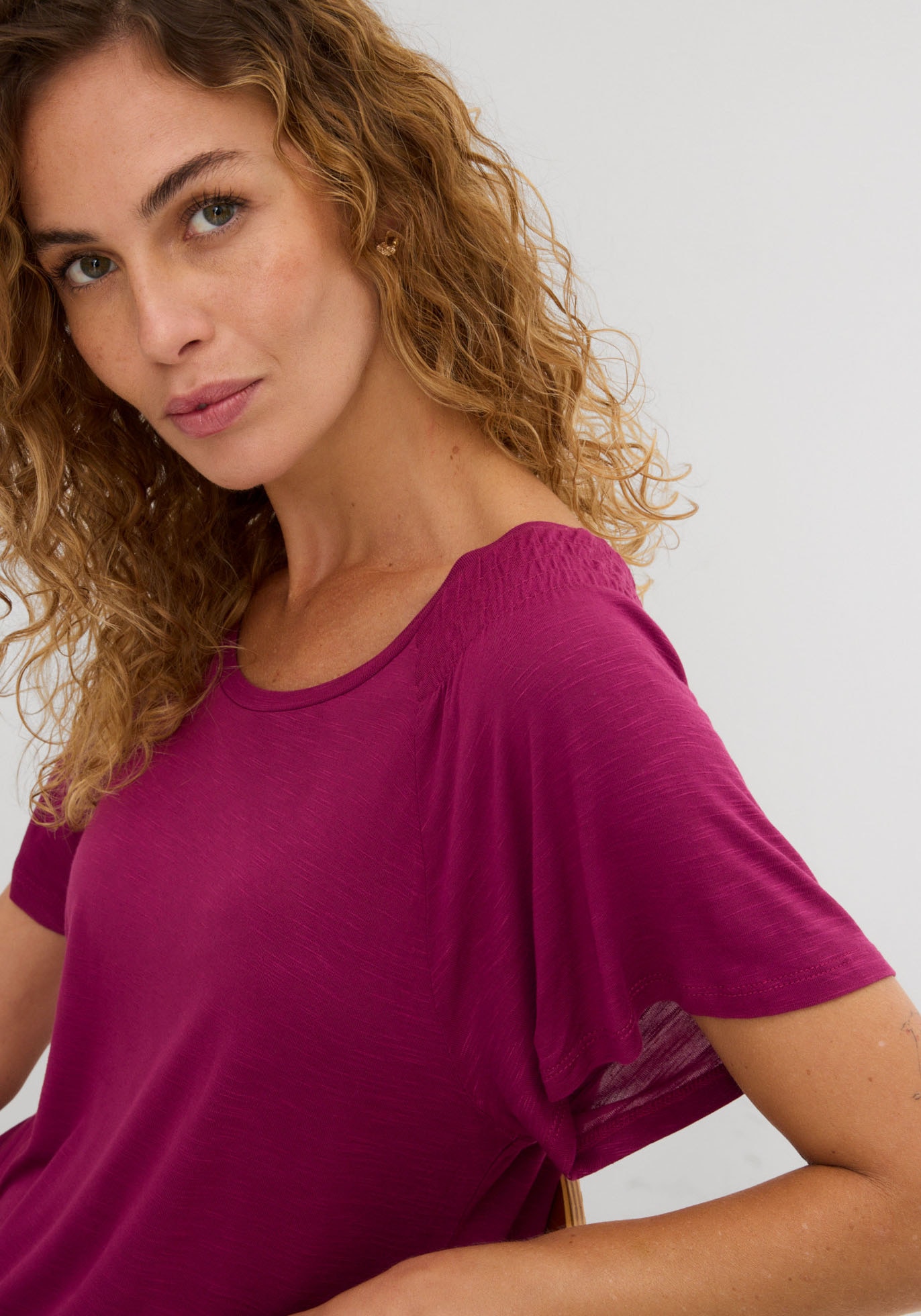 bonprix T-shirt coupe confortable, manches papillon, smock à l'épaule