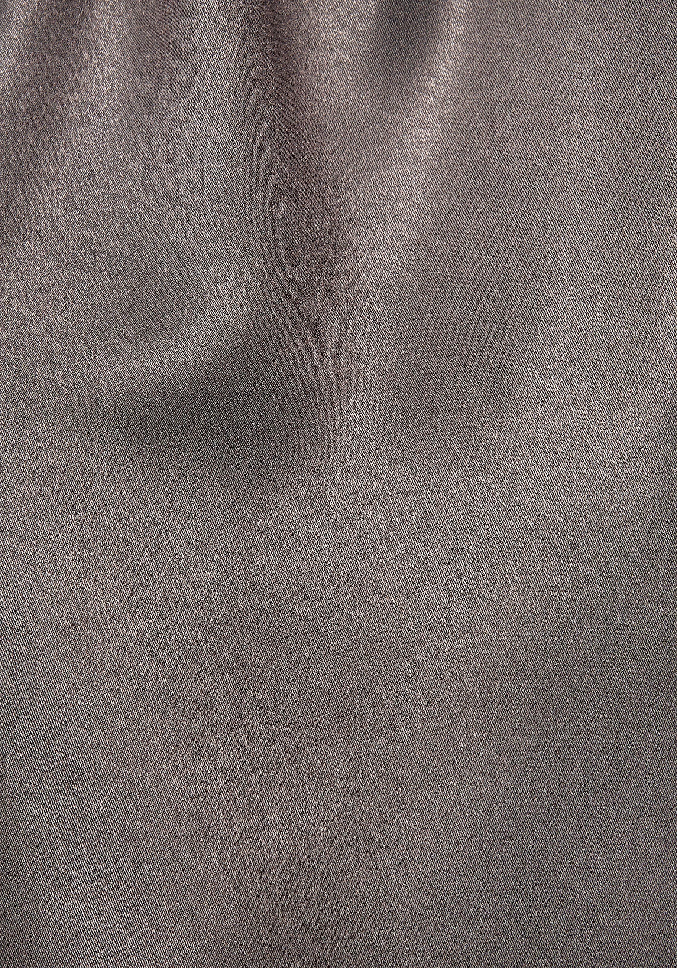 LASCANA Chemise en satin à manches courtes, blouse avec patte de boutonnage partielle, élégante et festive