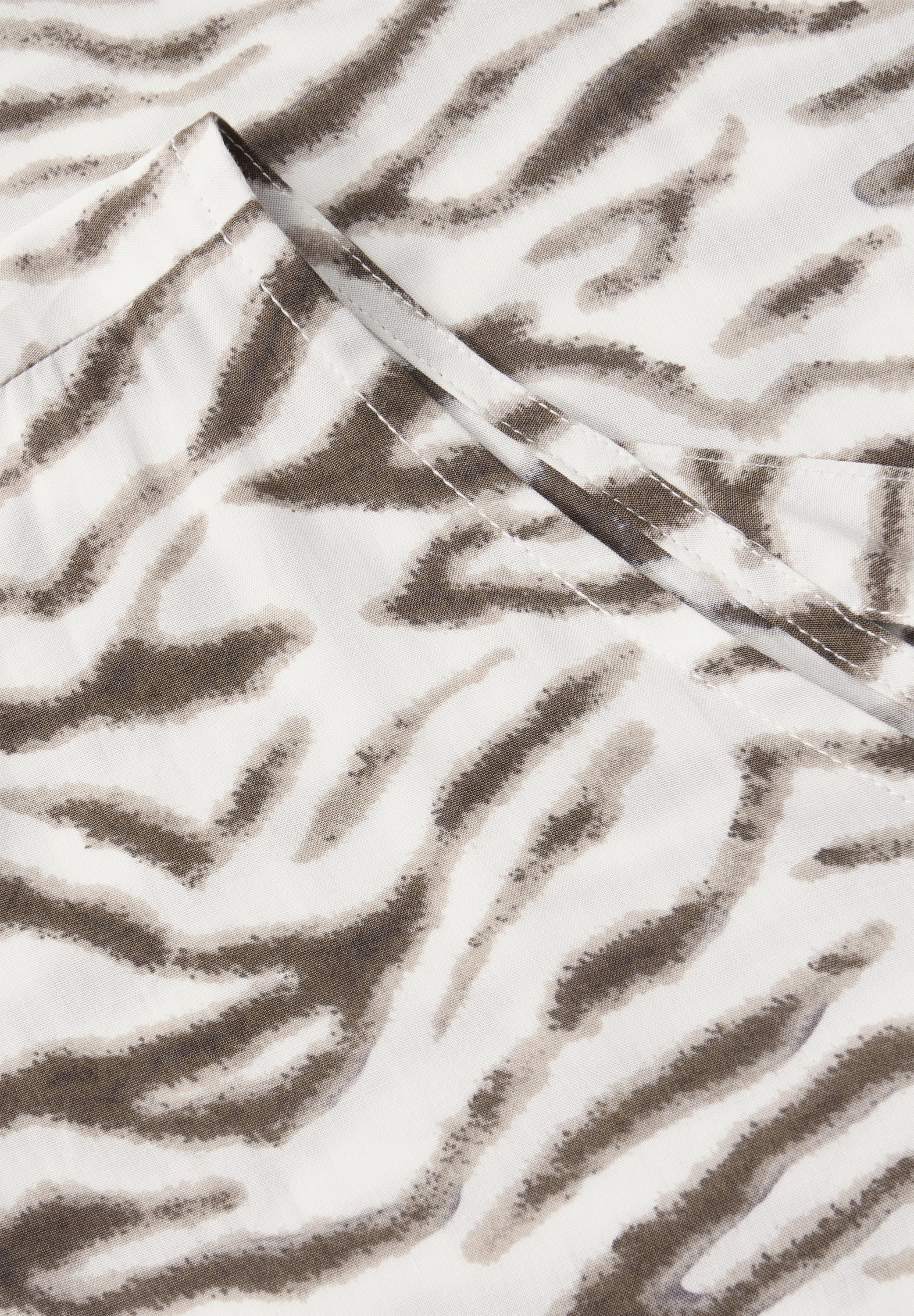 STREET ONE Kurzarmbluse, mit animal Print