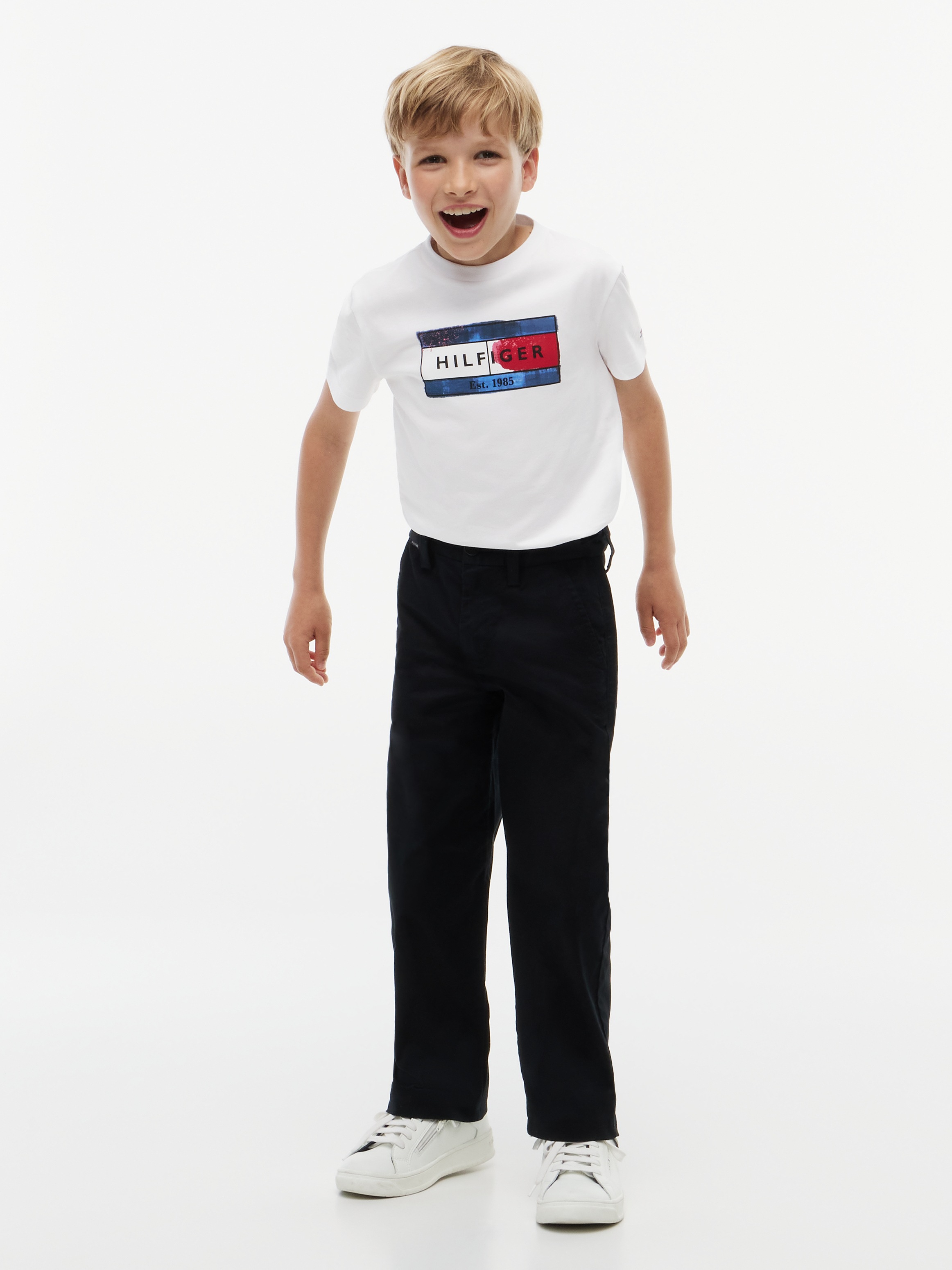 Tommy Hilfiger T-shirt »HILFIGER FLAG GRAPHIC TEE« Encolure ronde, coupe régulière, enfants jusqu'à 16 ans