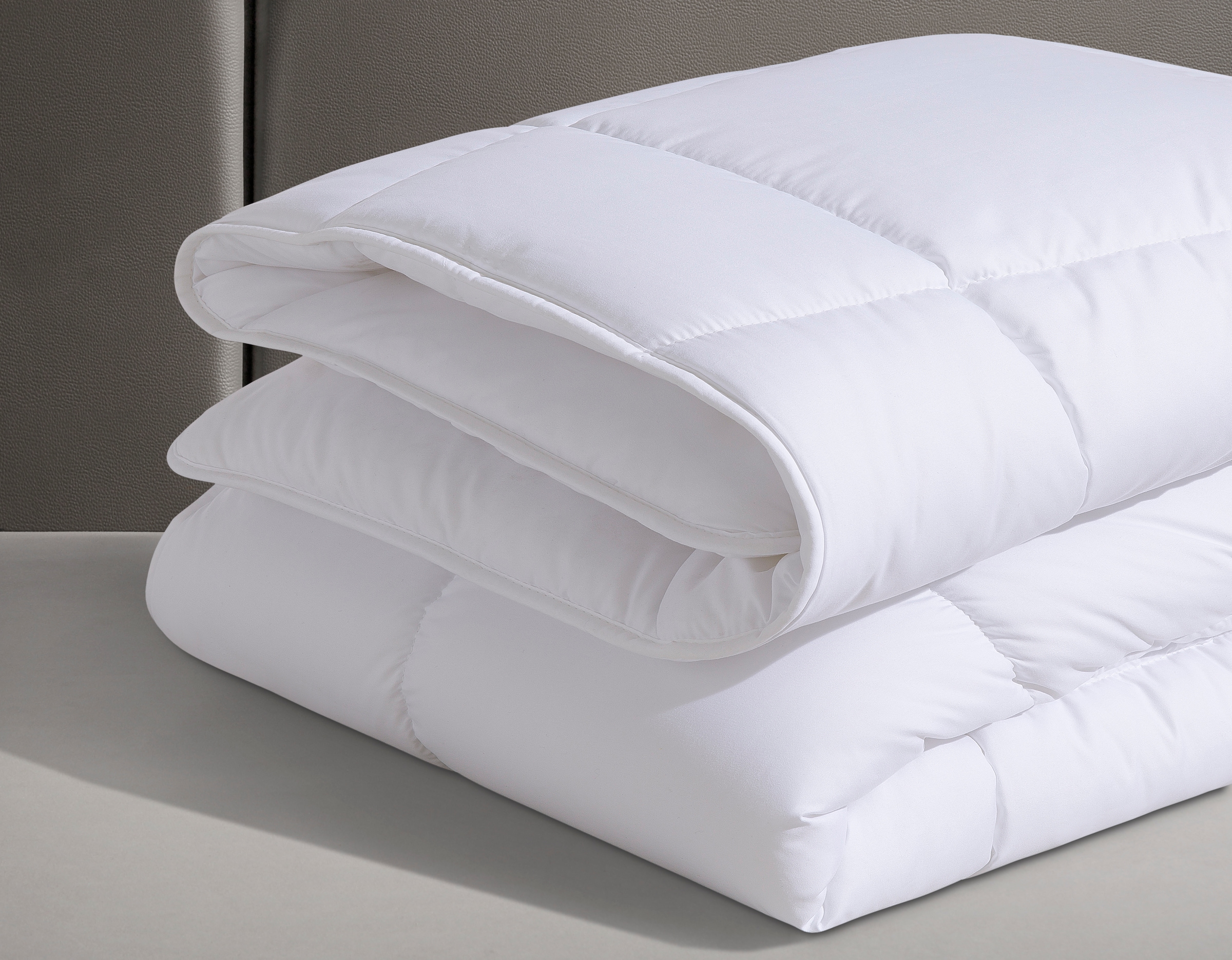 f.a.n. Schlafkomfort Microfaserbettdecke »Komfort Decke Plus Bezug Winter«, 135x200 Extrawarme \