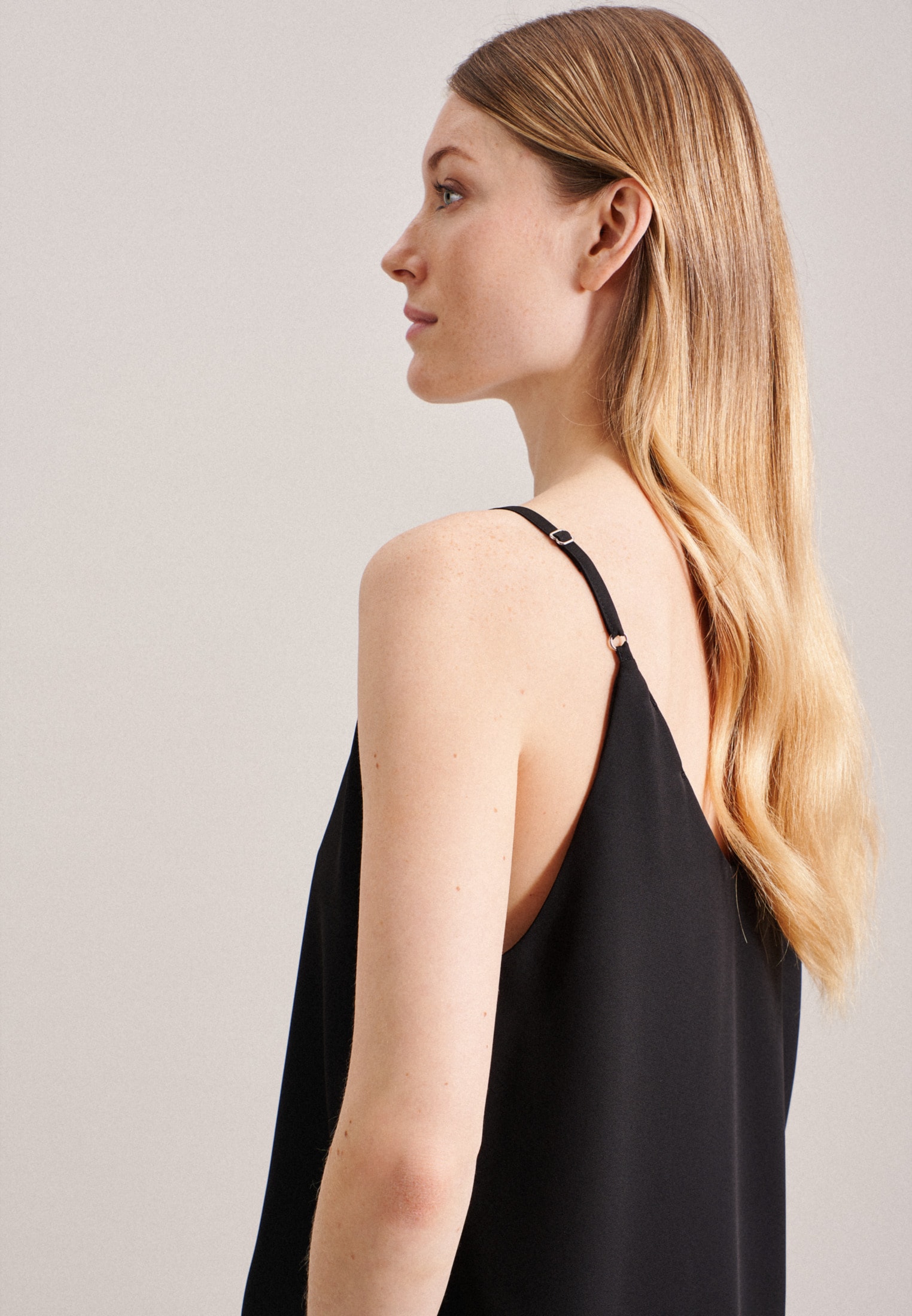 seidensticker Shirttop »Schwarze Rose« Ohne Arm V-Neck Uni