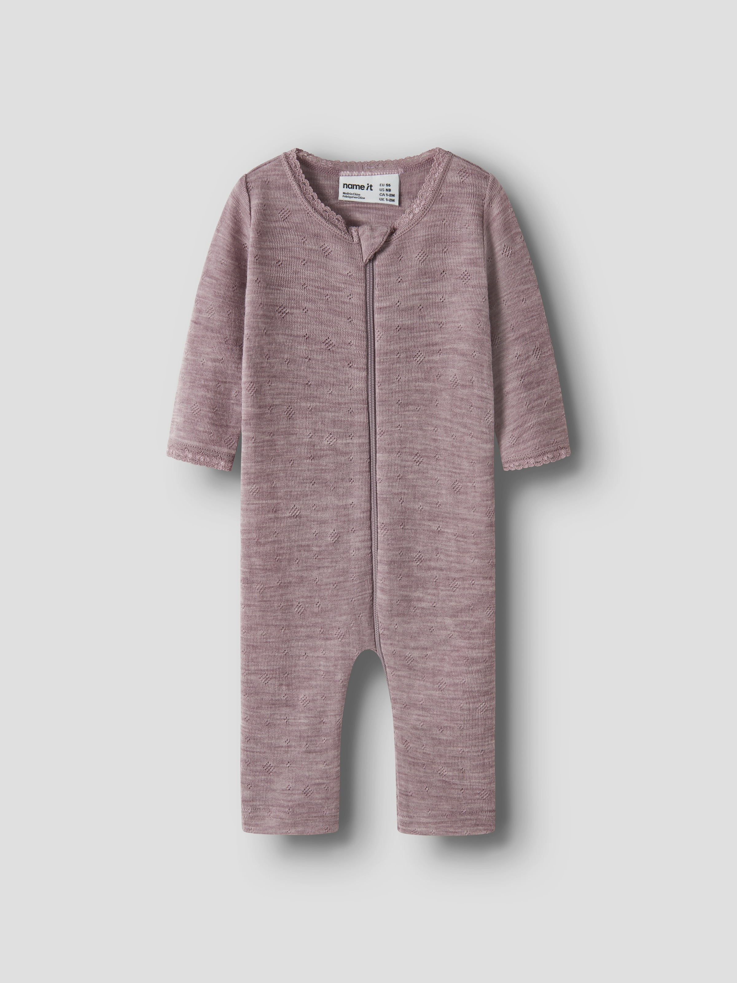 Image of Name It Schlafanzug "NBFWANG WOOL NEEDLE NIGHTSUIT SOLID NOOS" aus Wolle, Regular Fit, mit Reissverschluss und Kinnschutz