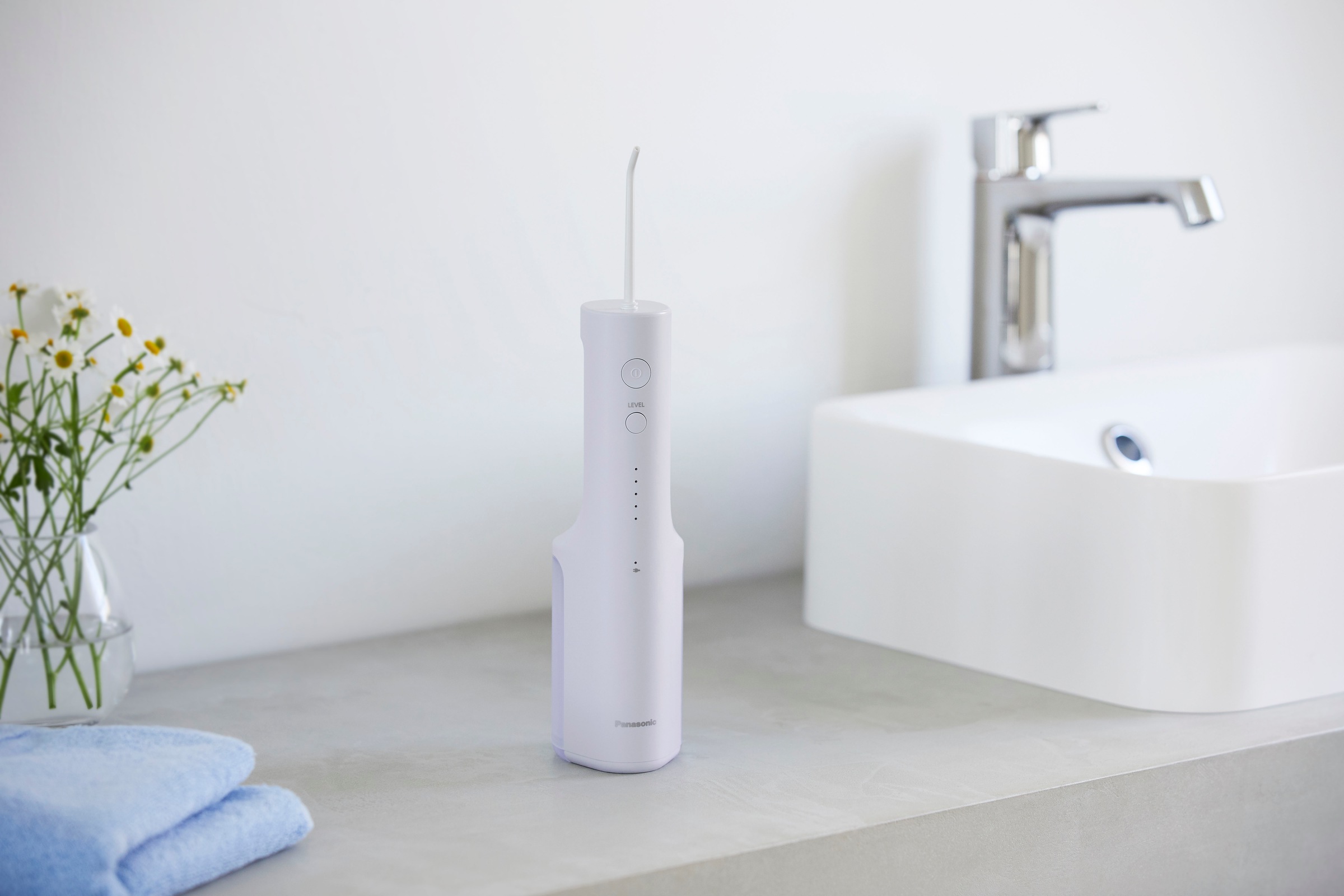 Panasonic Douche buccale »EW-DJ27-V303« 4 cuis Aufsätze Kabellos, 5 Stufen, 200 ml Wassertank, kontaktloses Laden