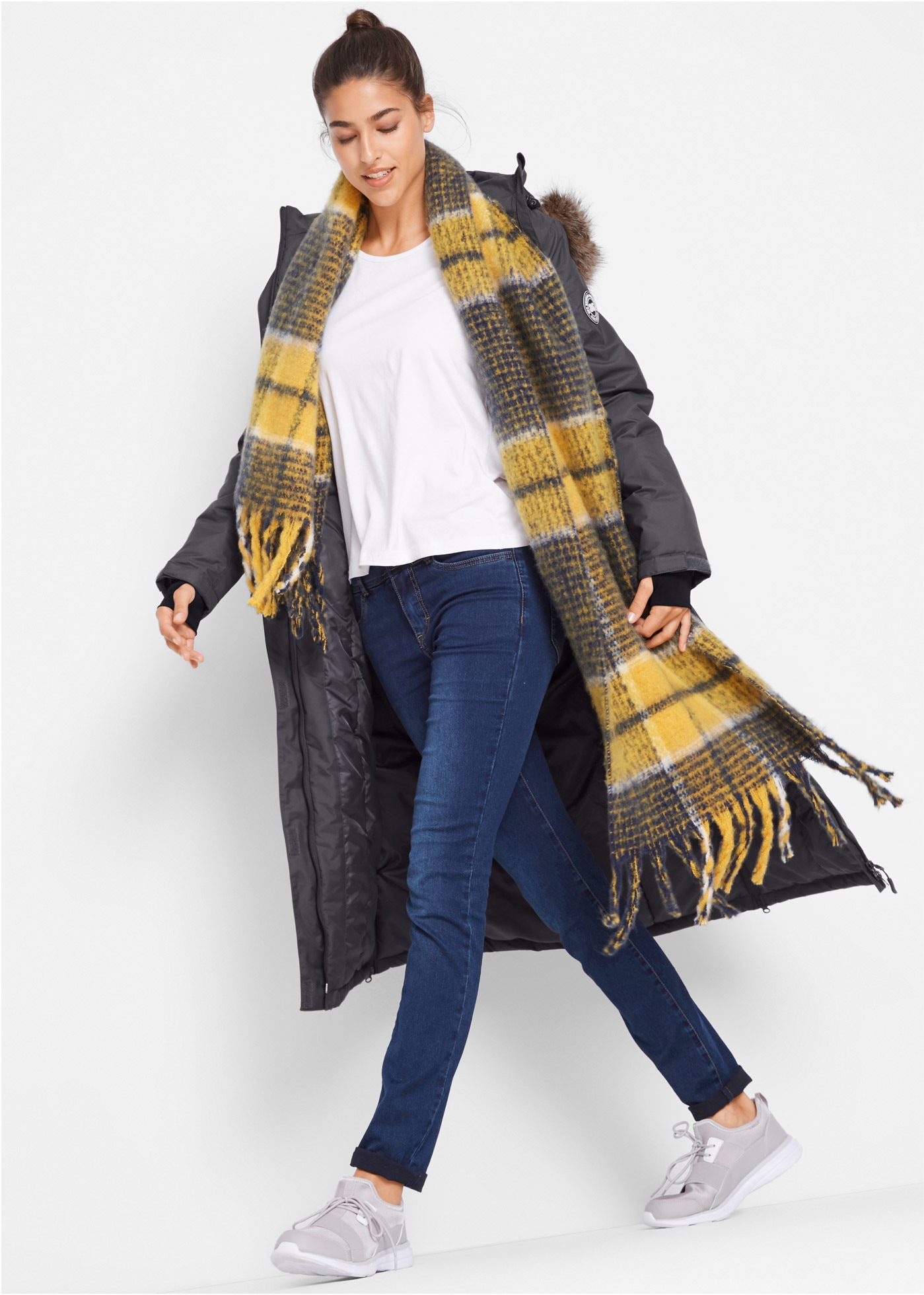 bonprix Wintermantel mit abnehmbarer Kapuze und Fell, A-Linie, mit Daumenlöchern