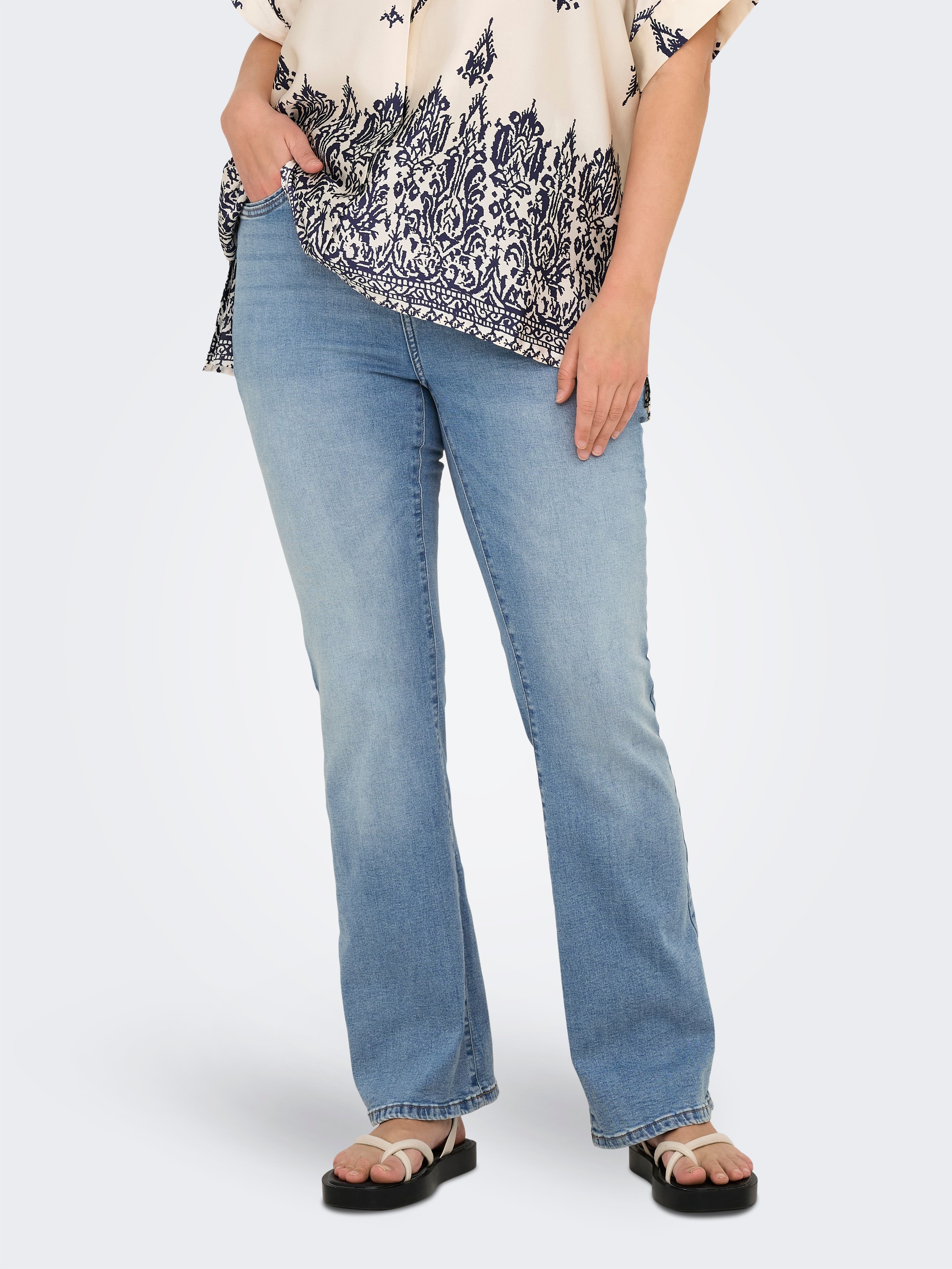 Image of ONLY CARMAKOMA Bootcut-Jeans "CARSALLY HW SK FLARED DNM BJ759"