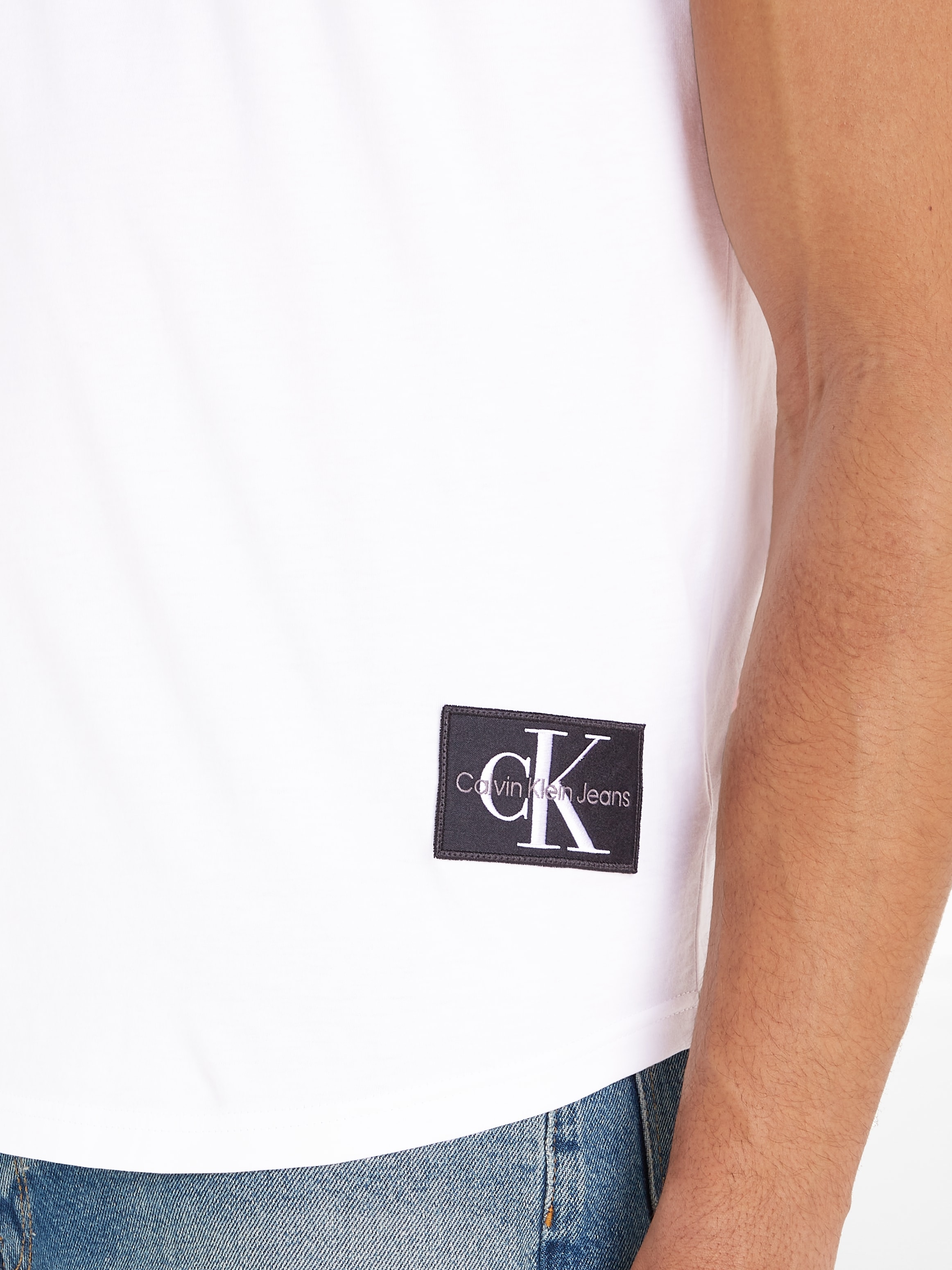 Calvin Klein Jeans T-Shirt »BADGE TURN UP SLEEVE«, mit Logopatch