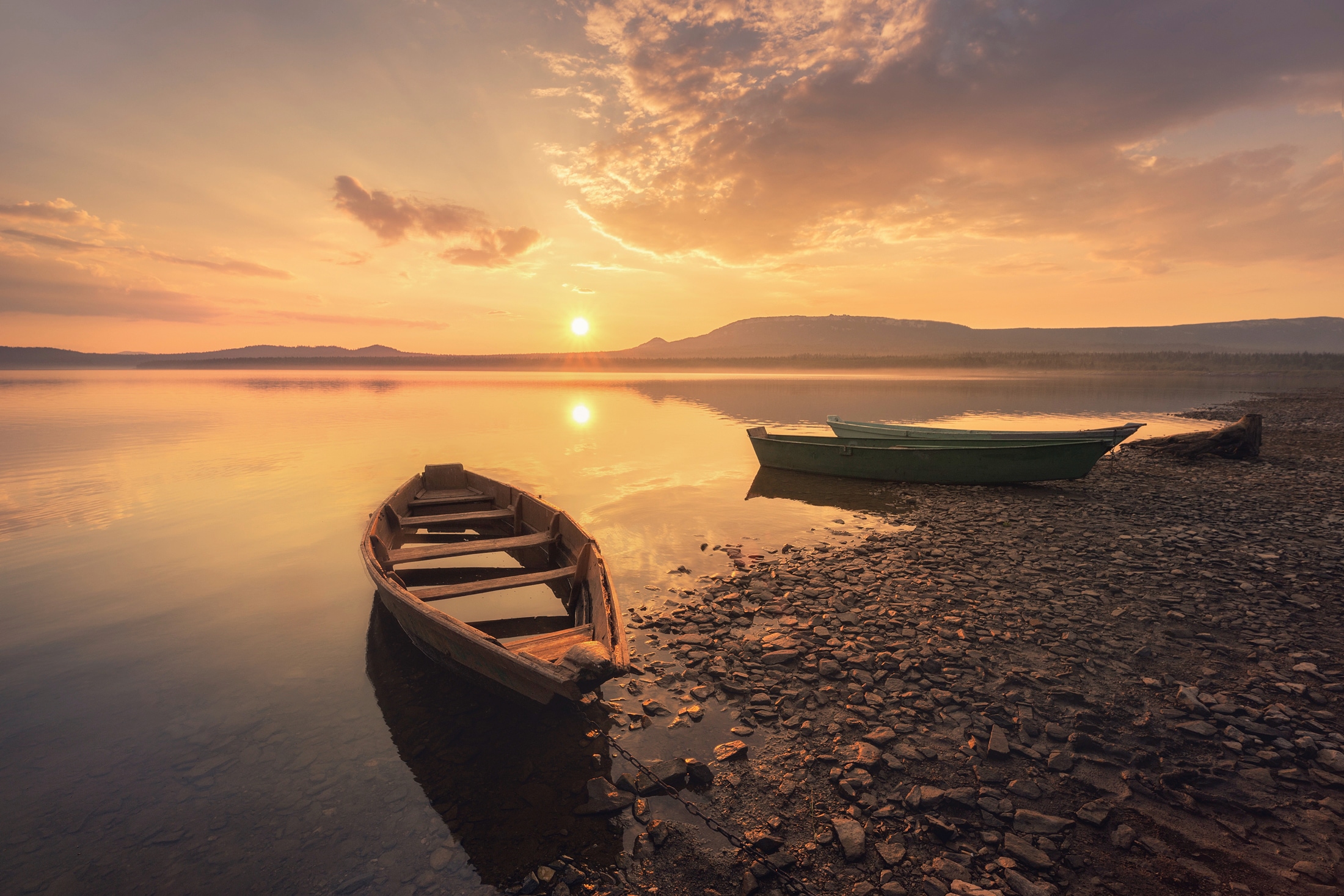 Image of Papermoon Fototapete "Photo-Art DMITRY KUPRATSEVICH, BOOT AM SEE"