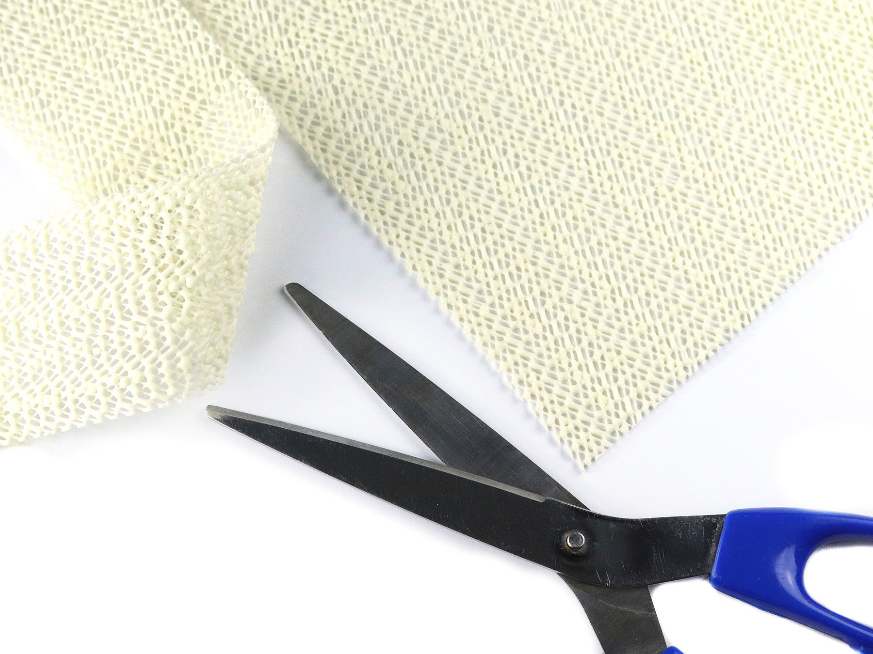 Primaflor-Ideen in Textil Antirutsch Teppichunterlage »STRUKTUR«, Gitter-Rutschunterlage mit Gleitschutz, individuell zuschneidbar
