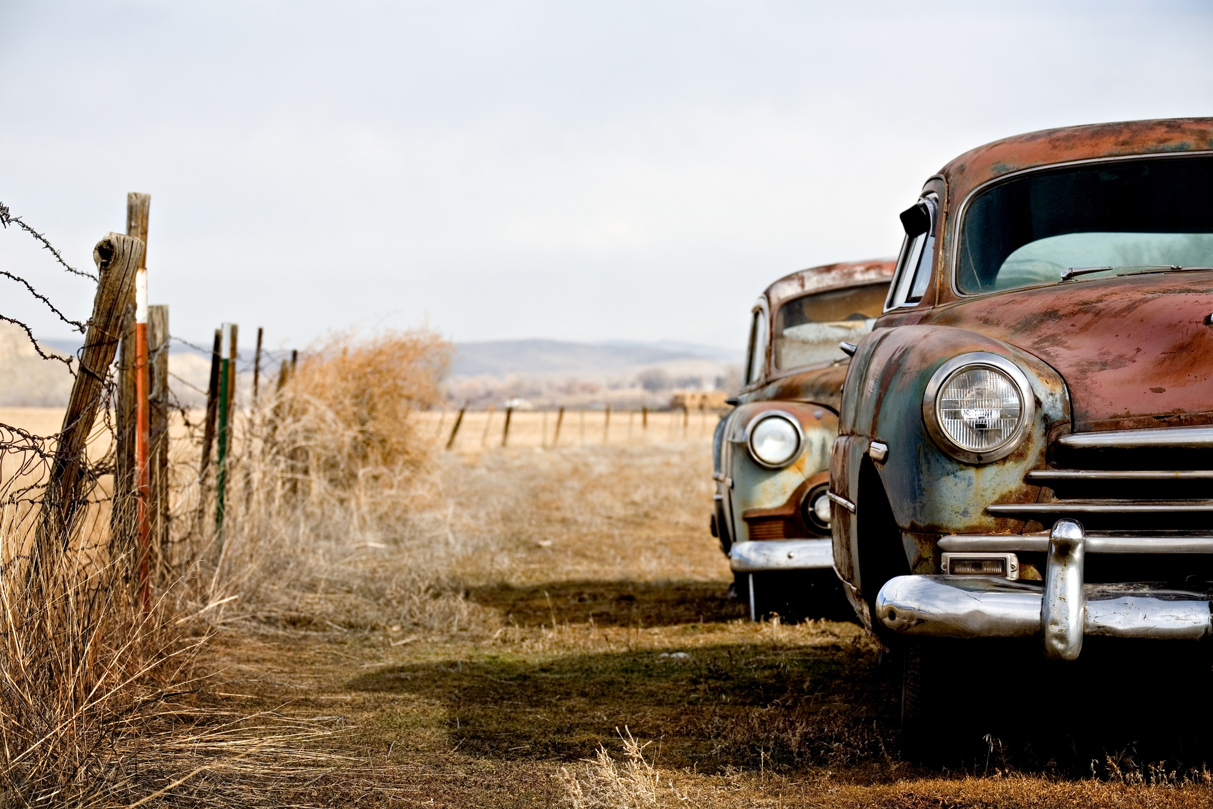 Image of Papermoon Fototapete »Vintage Rusting Cars« bei Ackermann Versand Schweiz