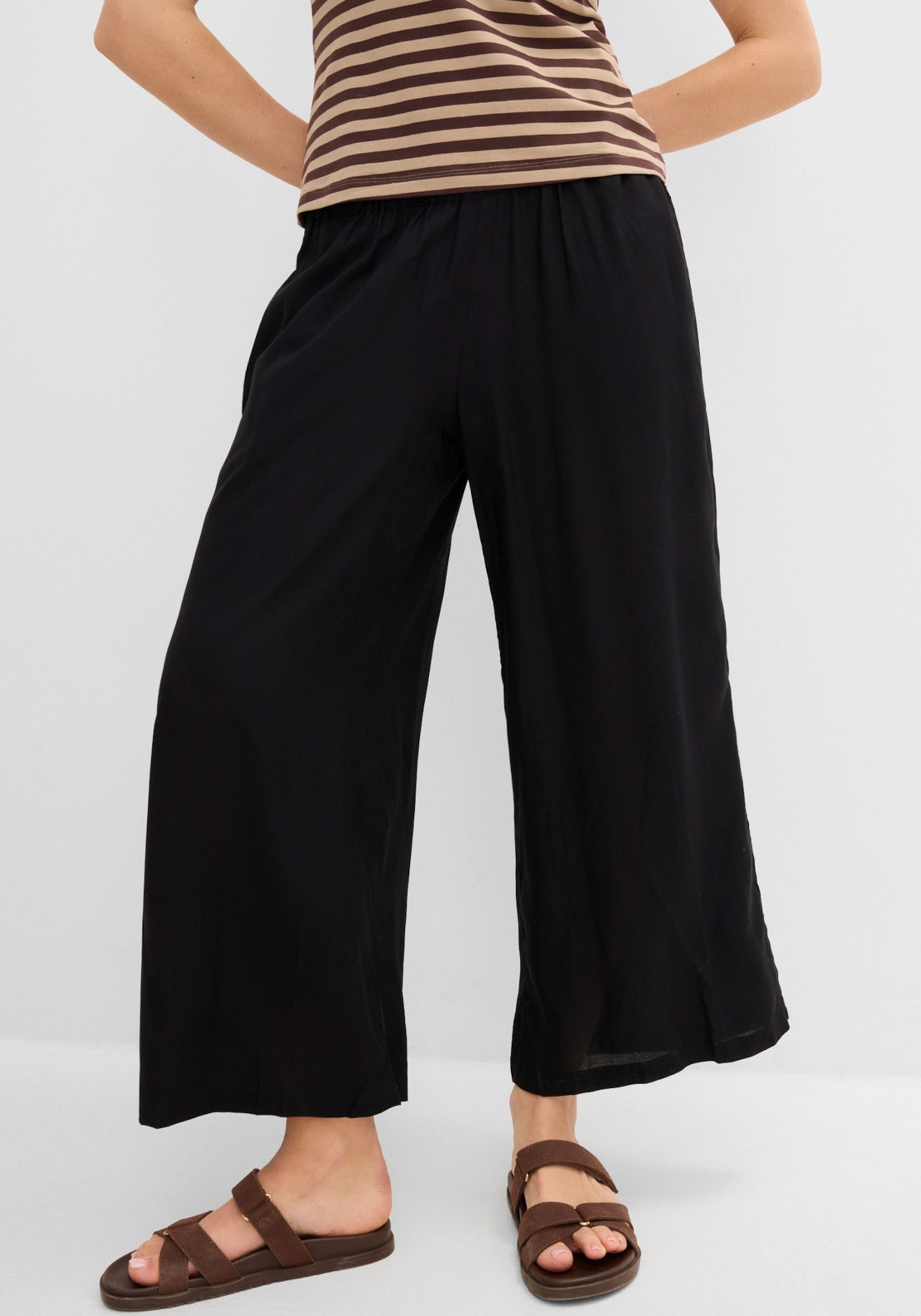Image of bonprix Culotte "Weite Culotte aus nachhaltiger Viskose" aus Viskose, mit elastischem Bund, Loose fit, weite Beinform