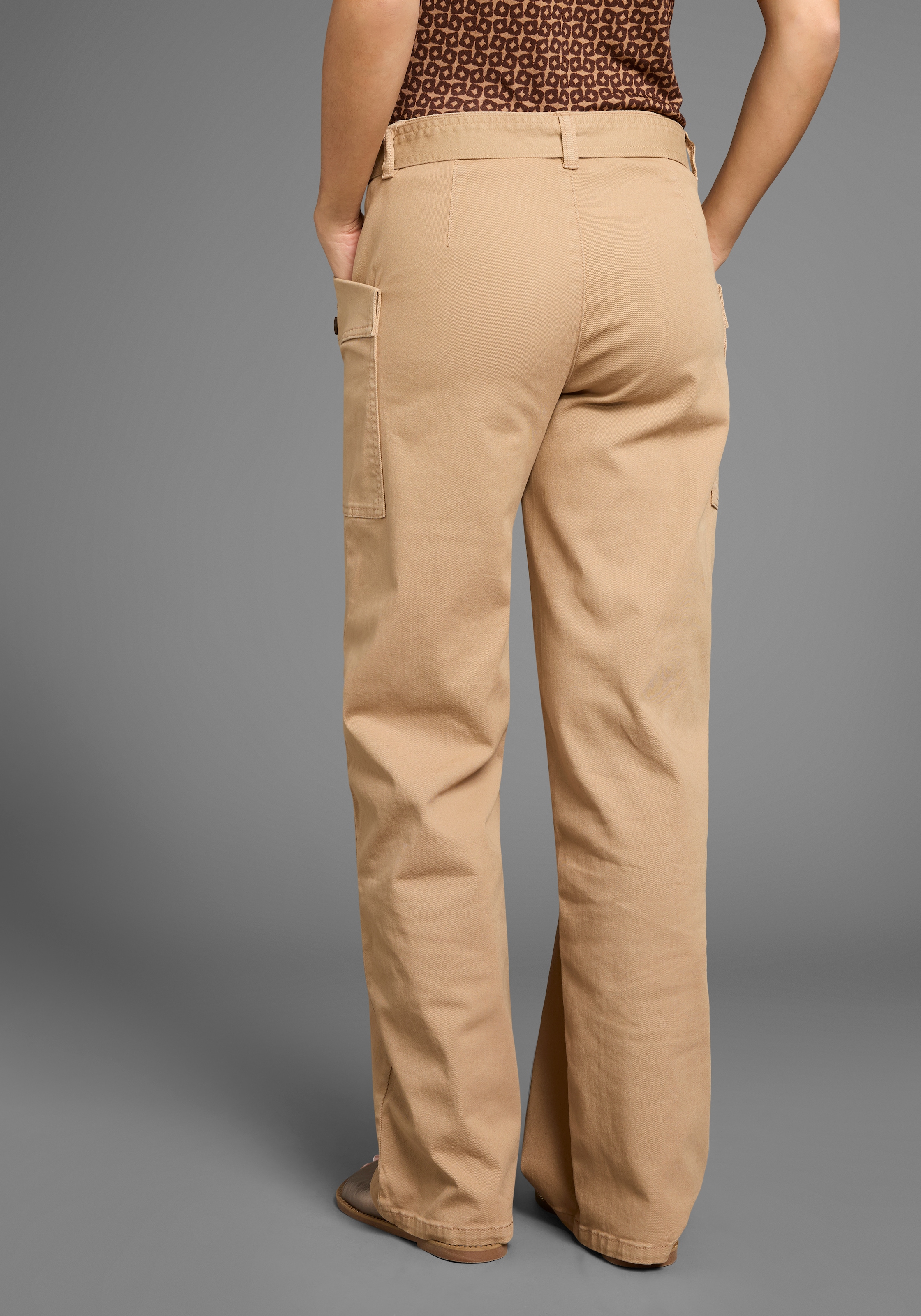 DELMAO Cargohose, (2 tlg., mit abnehmbarem Gürtel), mit modische grossen Eingrifftaschen
