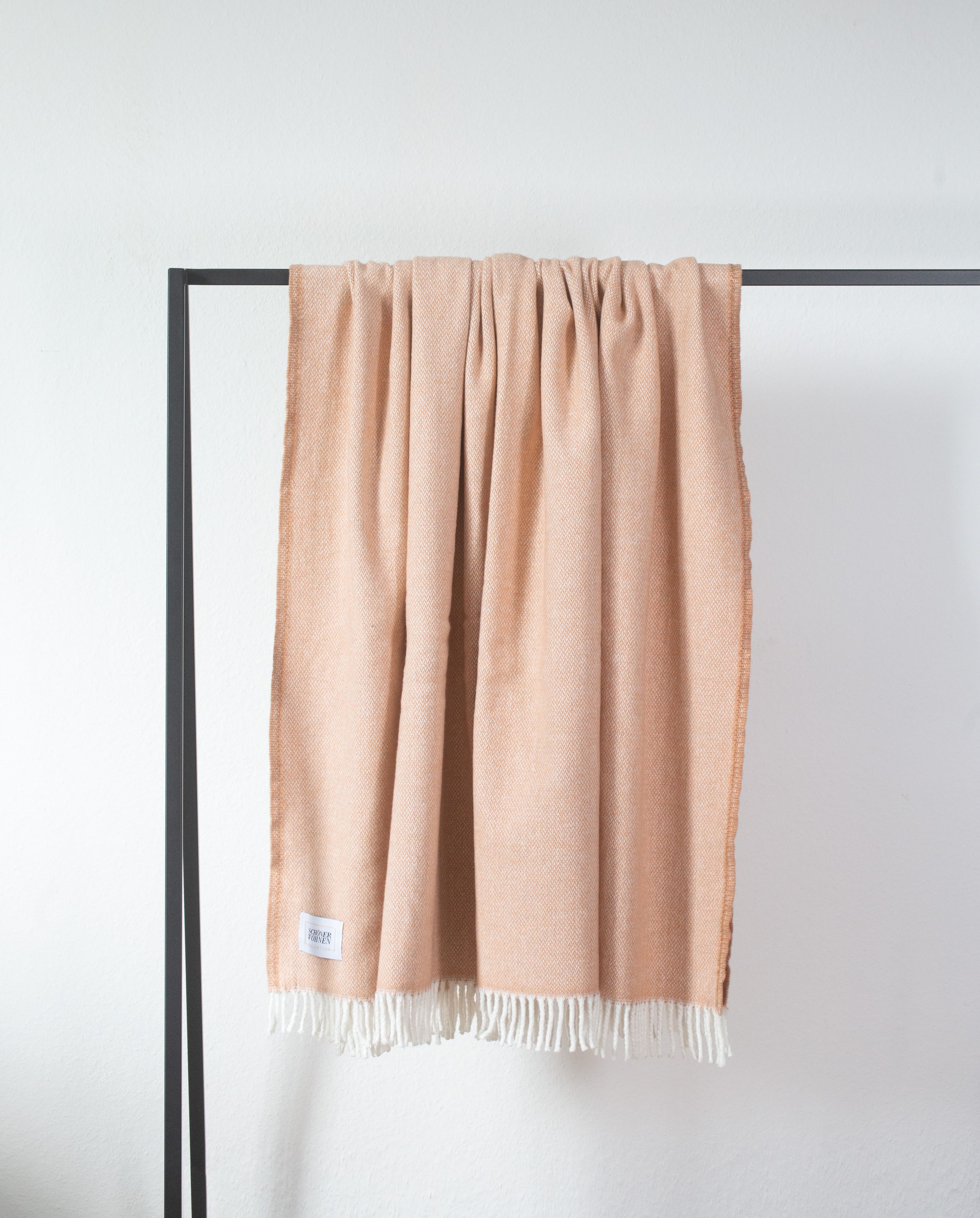 SCHÖNER WOHNEN-Kollektion Wohndecke "Relax" mit gedrehten Fransen, Kuscheldecke
