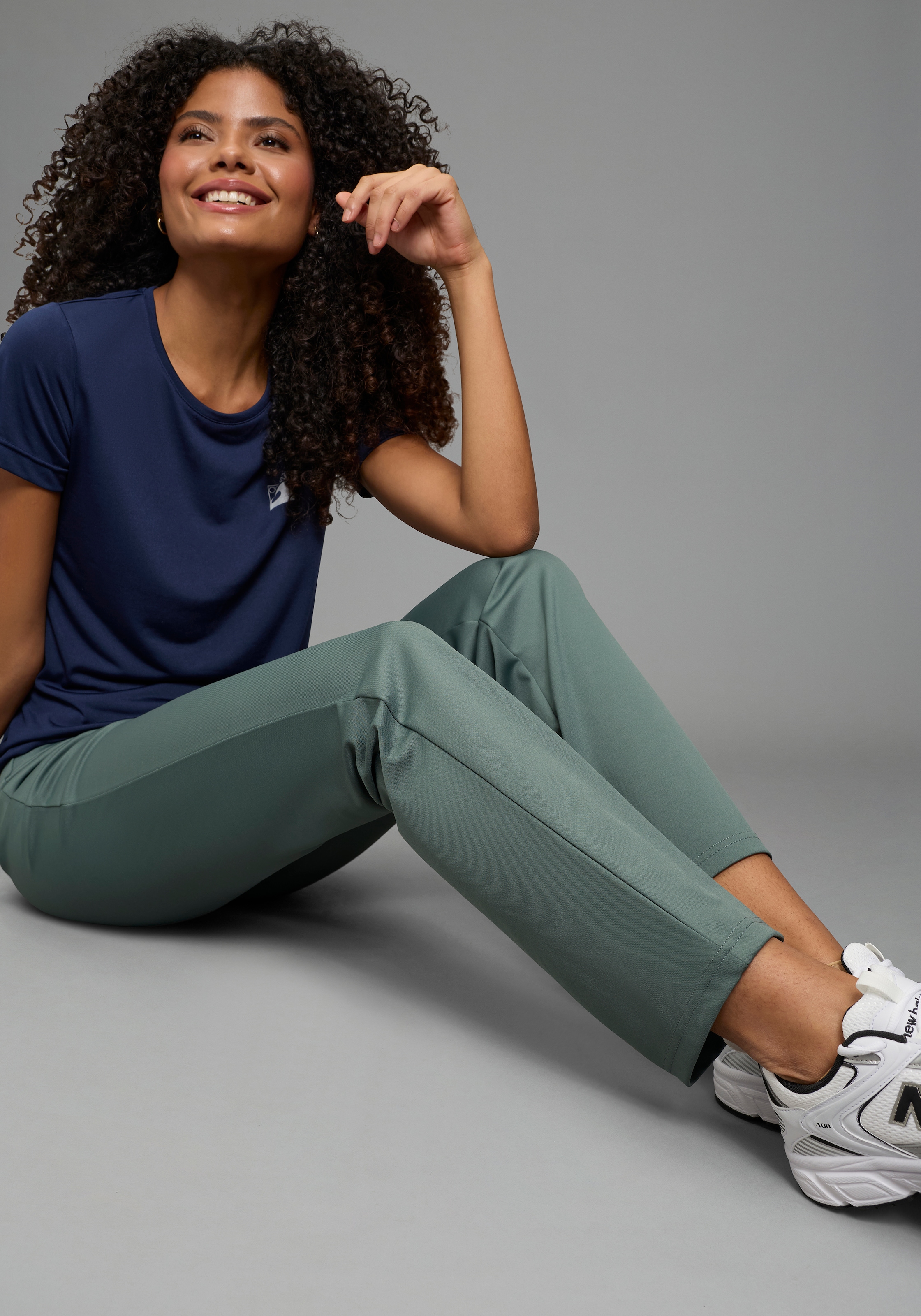 Laura Scott Jerseyhose »SPORTY-BOOTCUT«  aus Polyester und Elasthan, unifarbene Optik