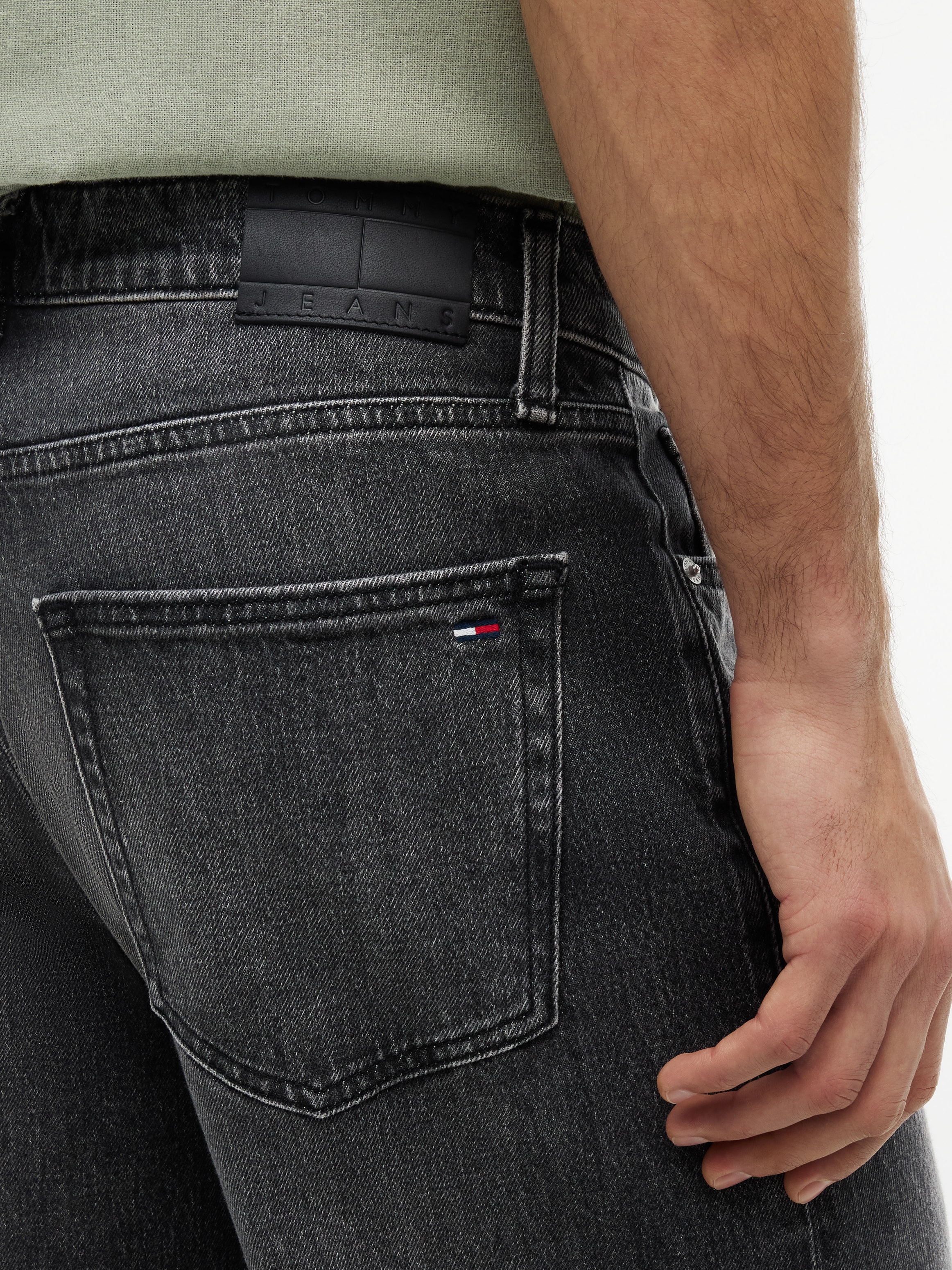 Tommy Jeans Jeans Relax-fit »JAIMIE RELAXED« Coupe décontractée style 5 poches, jambe droite