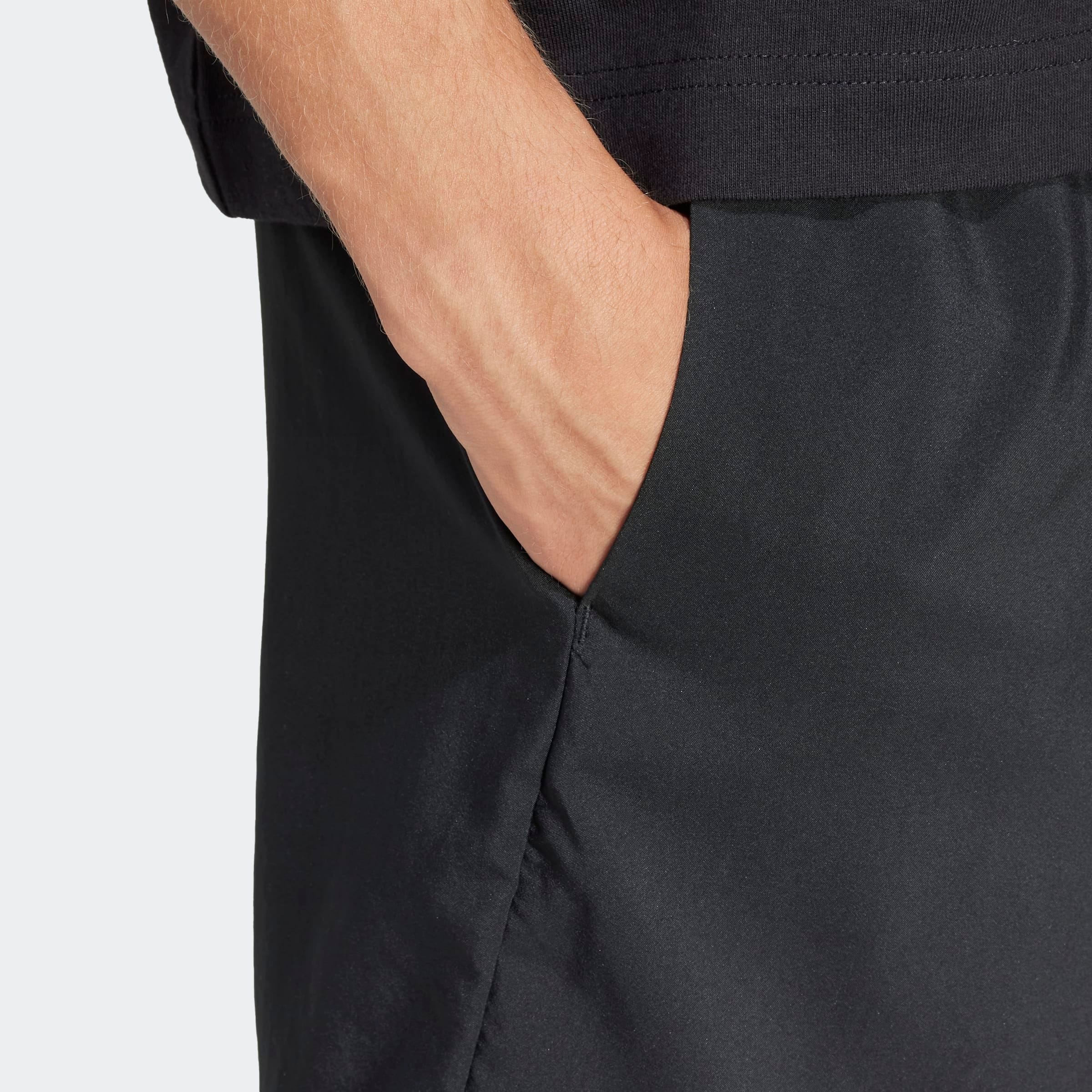 adidas Sportswear Shorts »ESSENTIALS SMALL LOGO CARGO CHELSEA«
