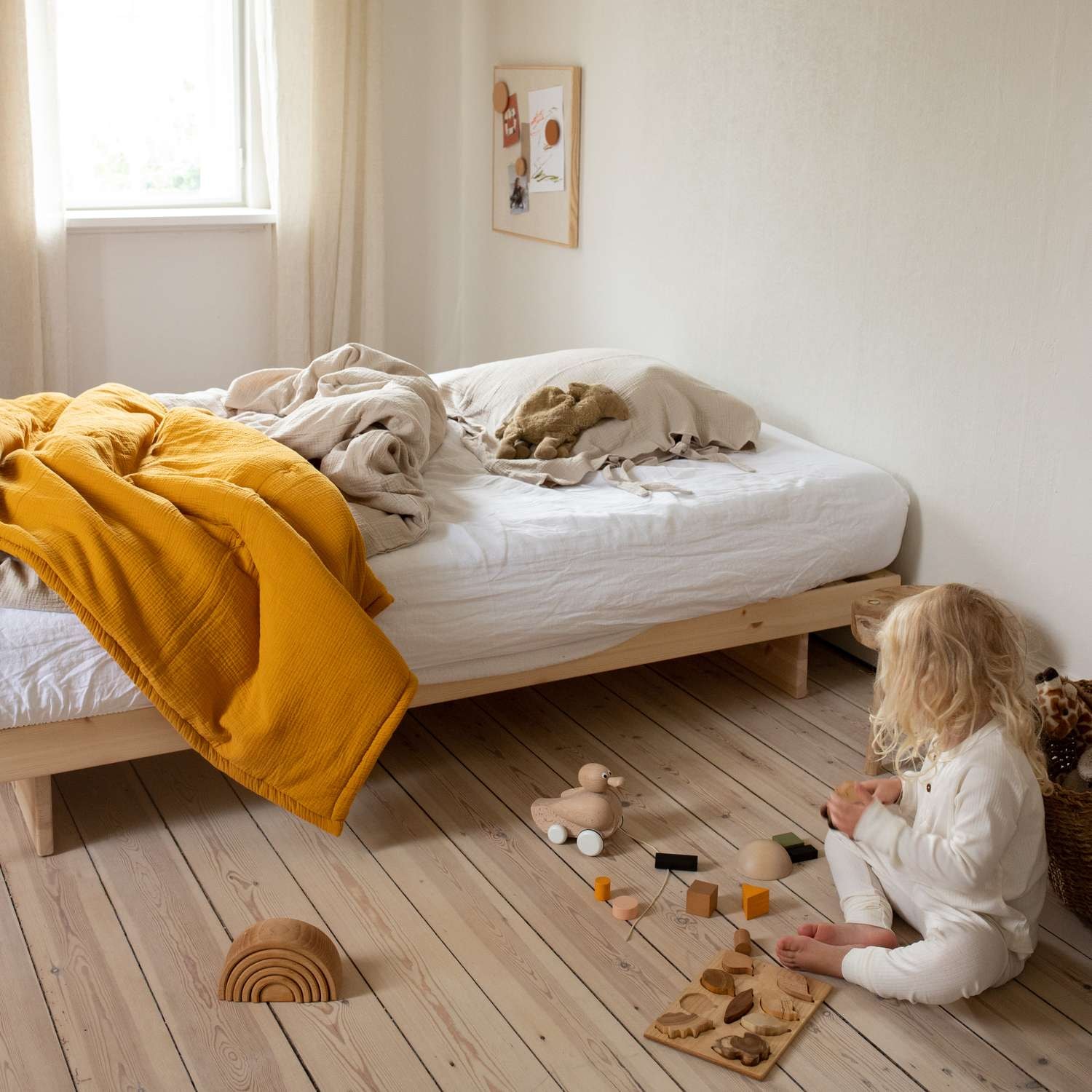 Karup Design Bettgestell »Kanso Bed, Stauraumbett, Bett mit oder ohne Schubladen« Bett mit/ohne Schubladen, inkl Lattenrost, FSC®zertifiert