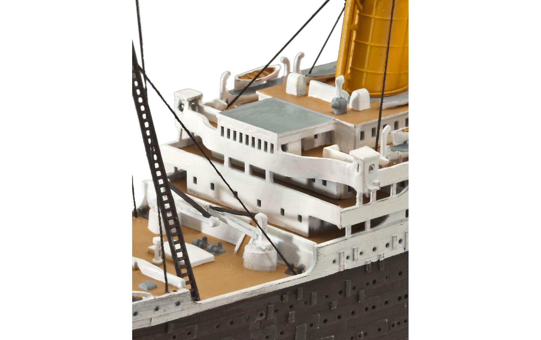 Revell® Modellbausatz »Bausatz R.M.S. Titanic 1:700« 132 Stk. tlg. 1:700
