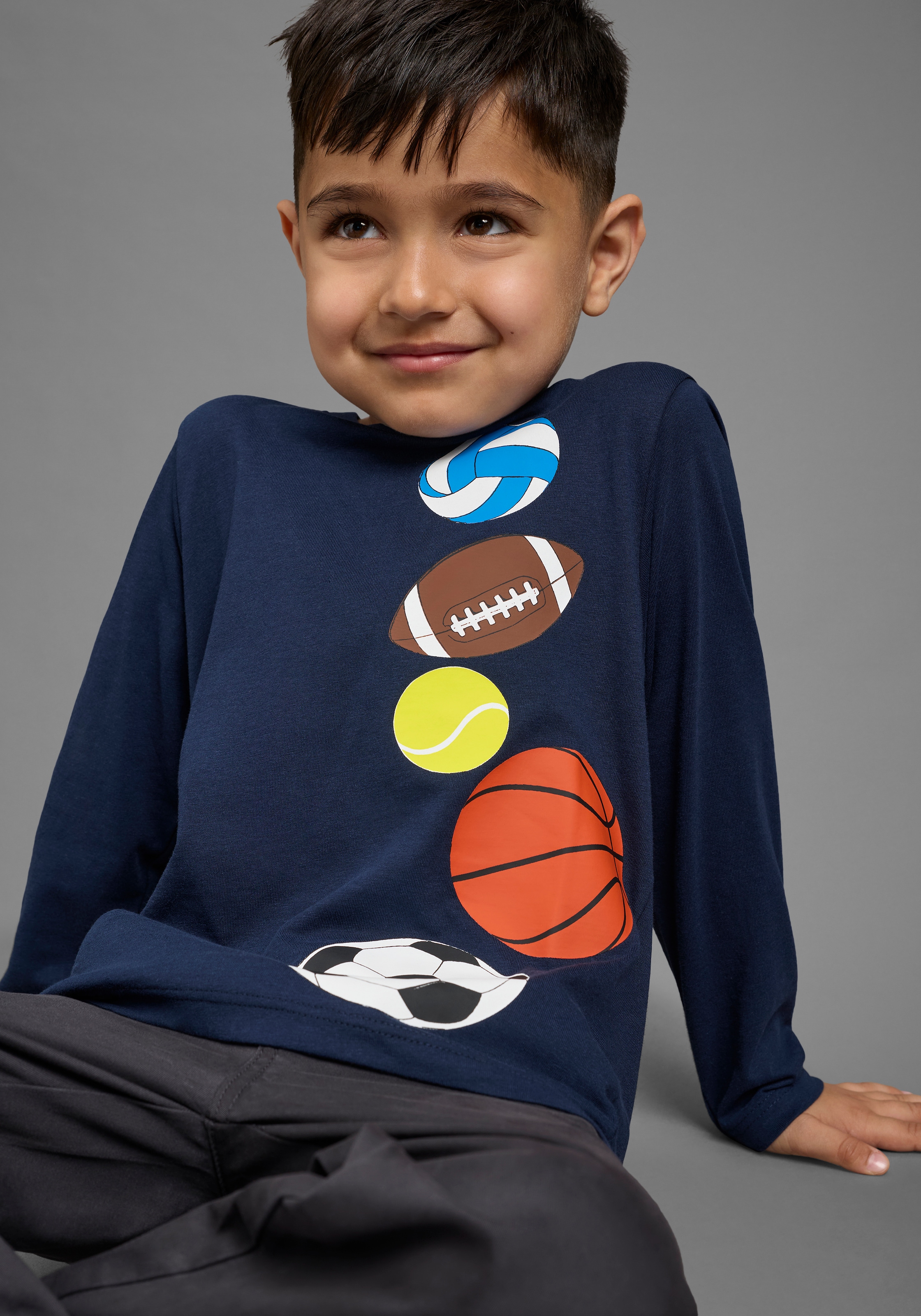 KIDSWORLD T-shirt à manches longues »Shirt mit tollem Bälle Druck« coupe basique, manches longues, col rond, pour enfants