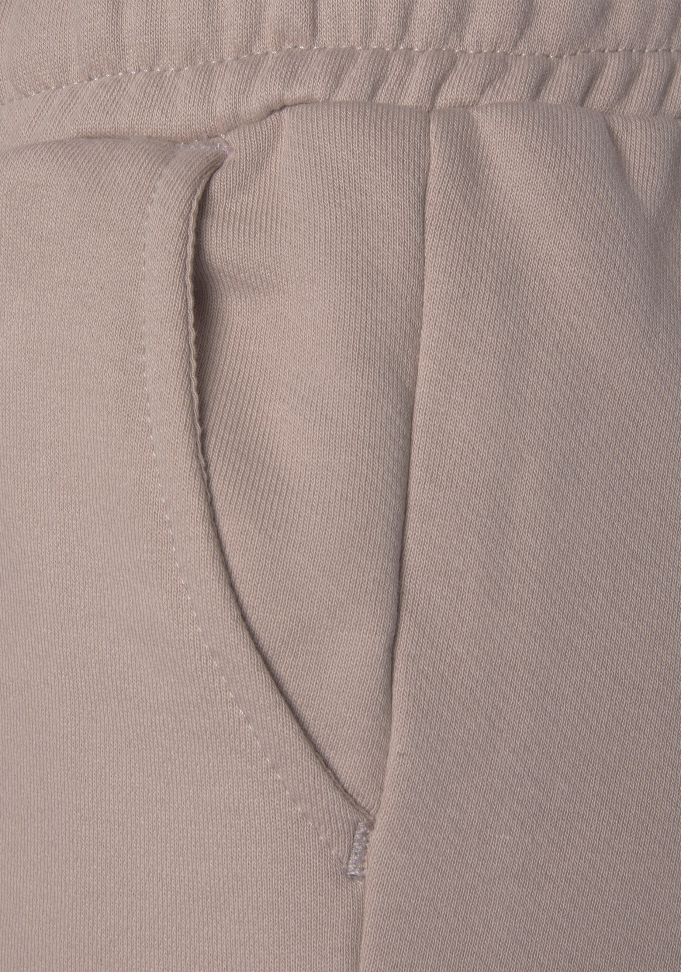 LASCANA Sweatshorts, aus organischer Baumwolle, Loungewear