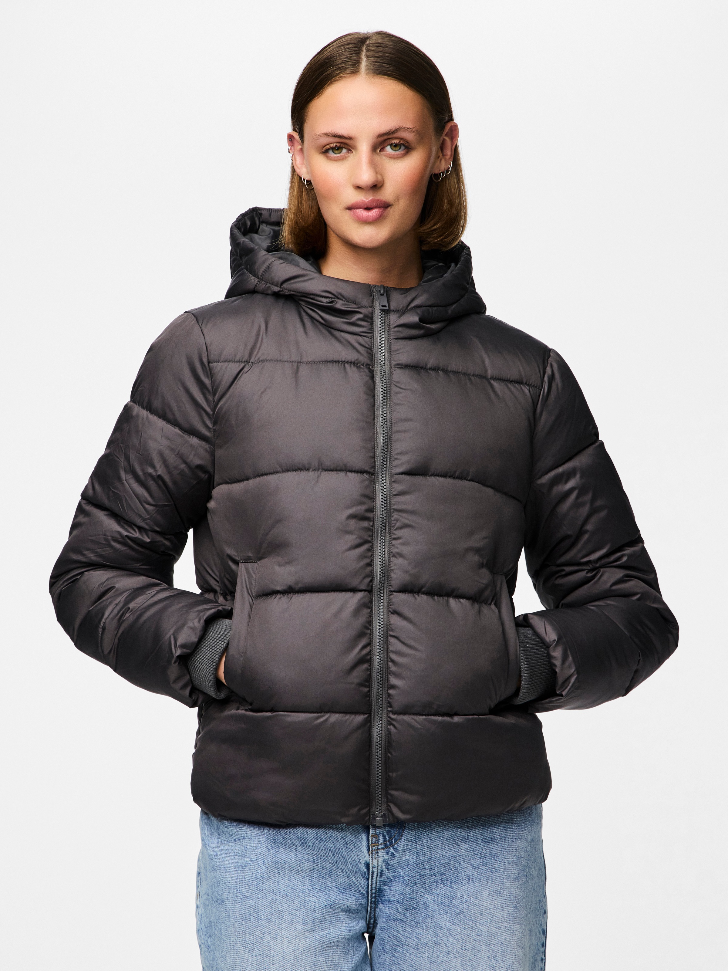 Image of pieces Steppjacke "PCBEE NEW SHORT PUFFER JACKET NOOS BC" mit Kapuze Kunstfaser